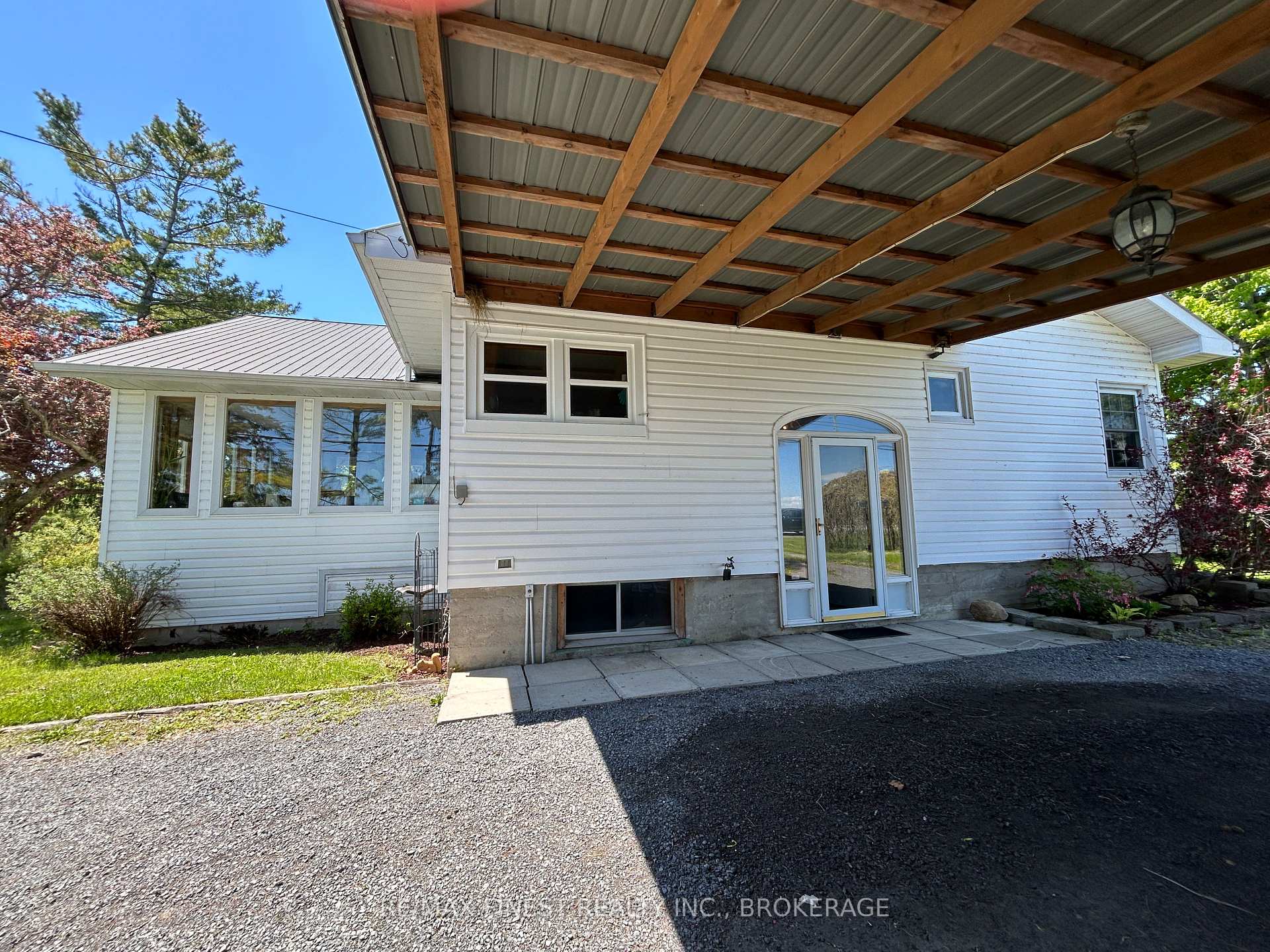 Photo 32 of 174 County Road 4, Loyalist, Lennox and Addington - South — HOMEH