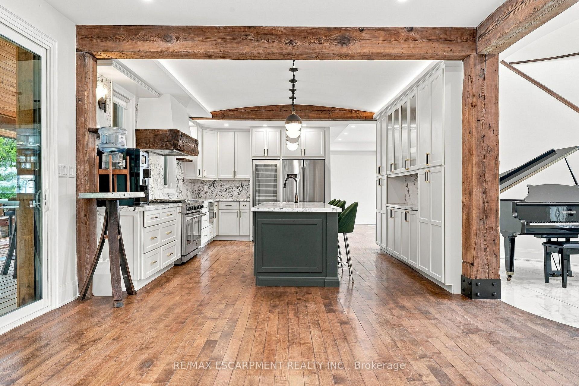 Photo 8 of 2019 Dundas Street, Burlington, Rural Burlington — HOMEH