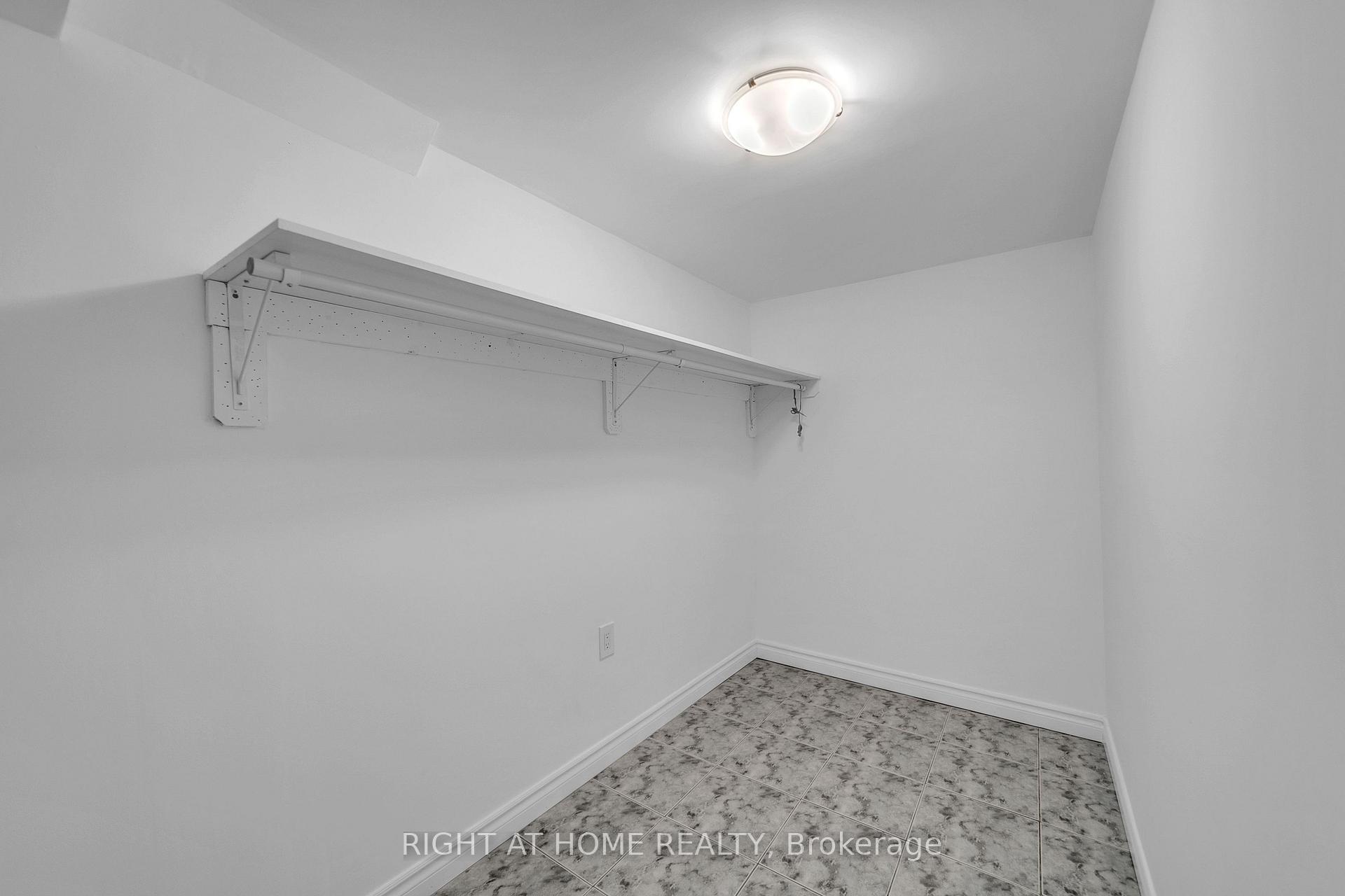 Photo 19 of 303 Blue Grass Boulevard, Richmond Hill, Crosby — HOMEH