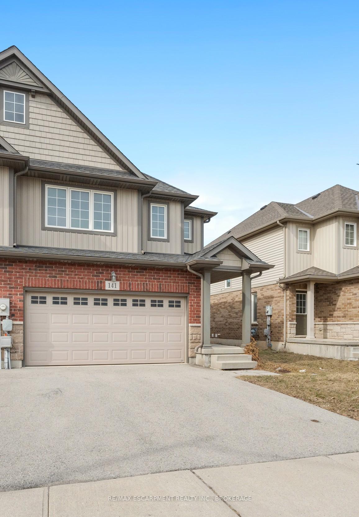 Photo 4 of Unit Main, 141 Winterberry Boulevard, Thorold, Confederation Heights — HOMEH