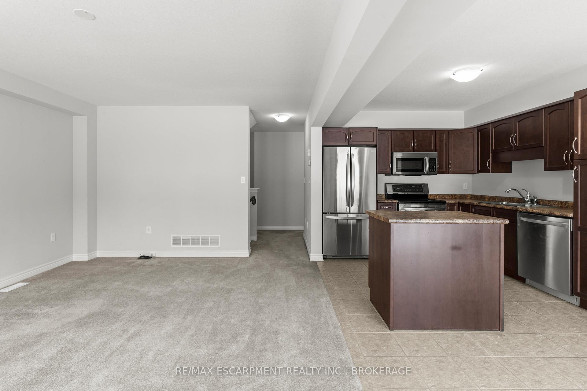 Photo 9 of Unit Main, 141 Winterberry Boulevard, Thorold, Confederation Heights — HOMEH
