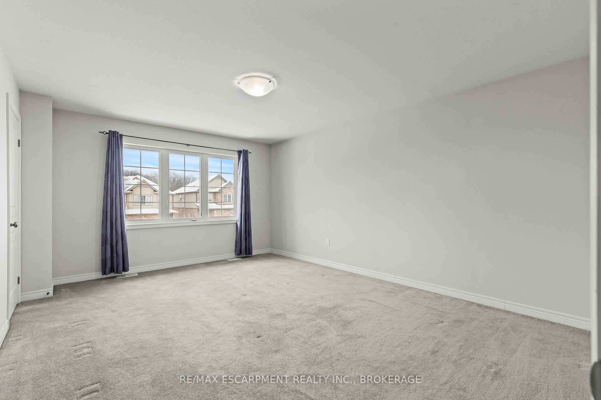 Photo 17 of Unit Main, 141 Winterberry Boulevard, Thorold, Confederation Heights — HOMEH