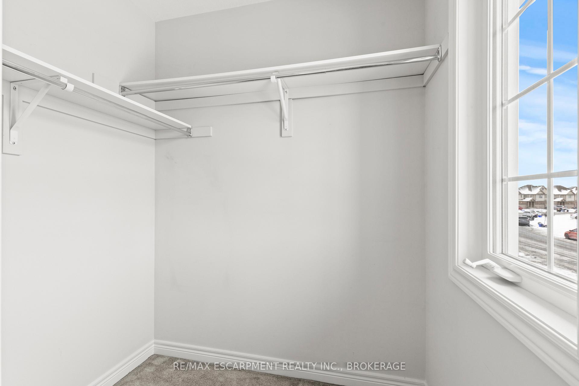 Photo 19 of Unit Main, 141 Winterberry Boulevard, Thorold, Confederation Heights — HOMEH