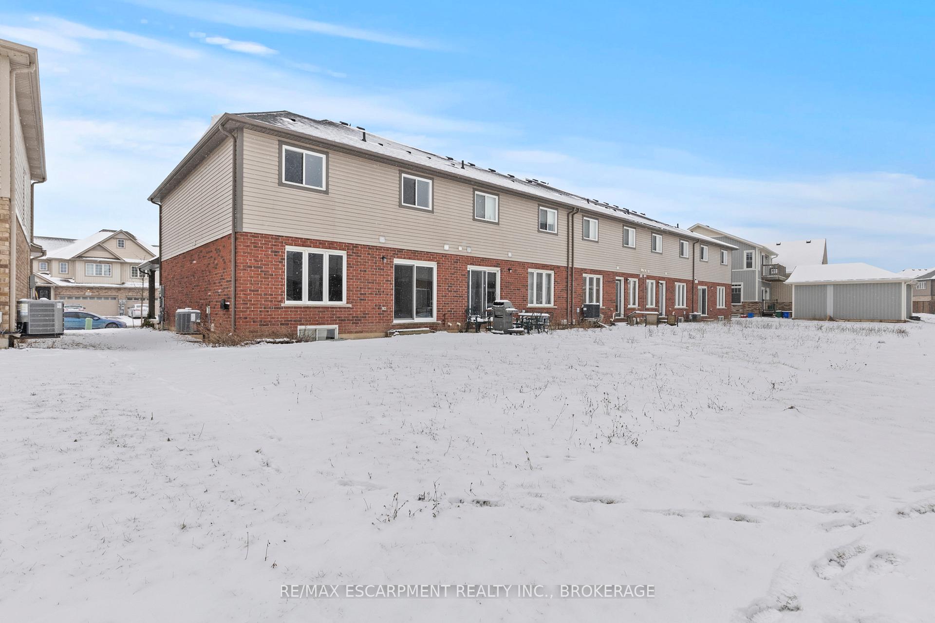 Photo 26 of Unit Main, 141 Winterberry Boulevard, Thorold, Confederation Heights — HOMEH
