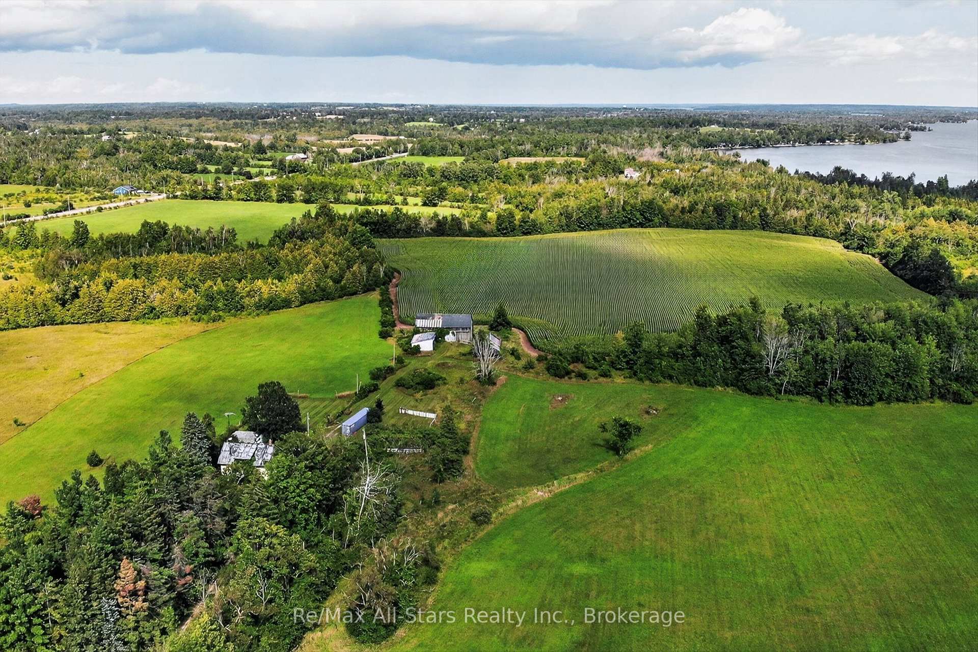 Photo 3 of 37 Kelly's Bay Road, Kawartha Lakes, Verulam — HOMEH