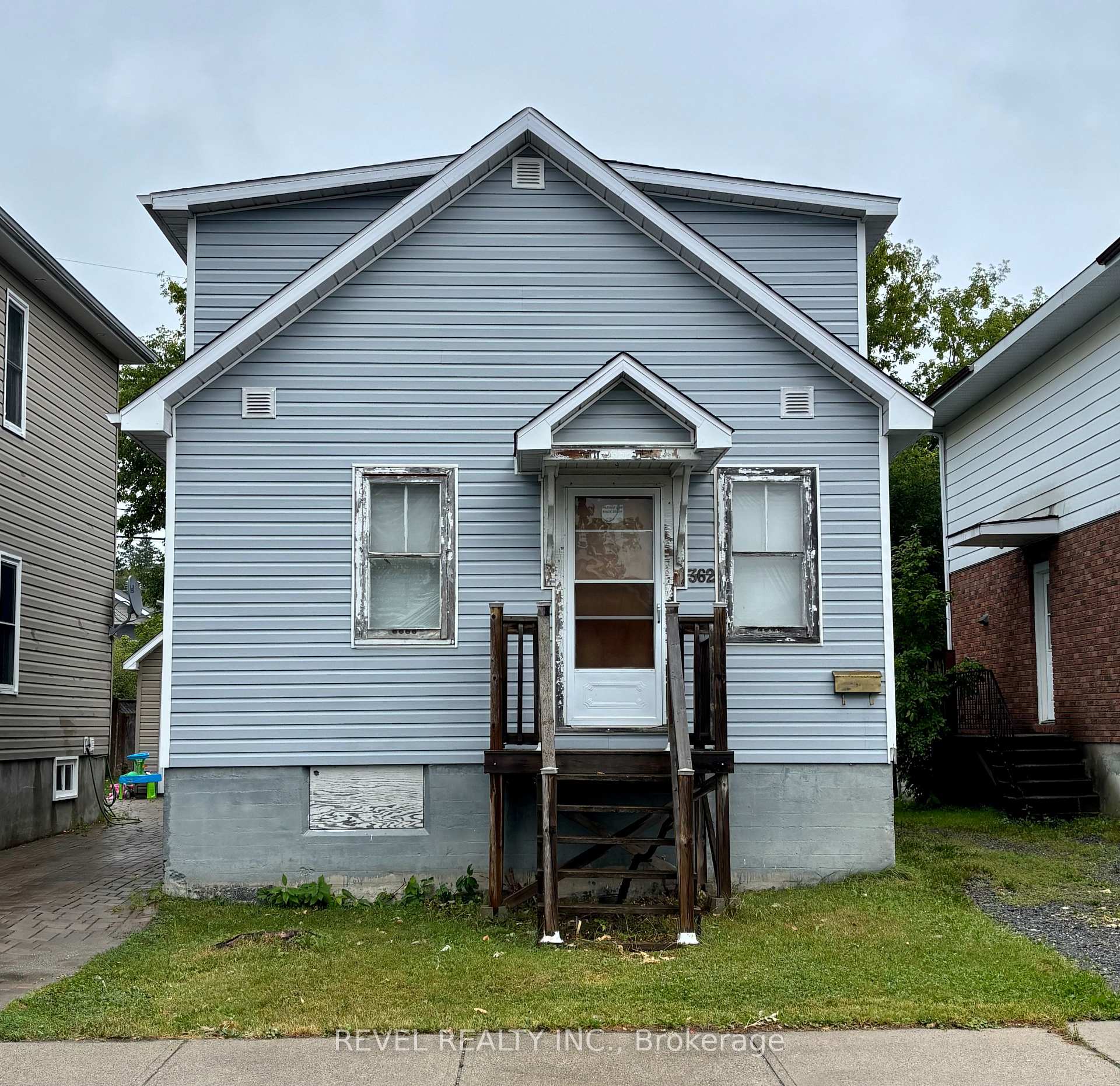 Photo 2 of 362 Tamarack Street, Timmins, TNE - Hill District — HOMEH
