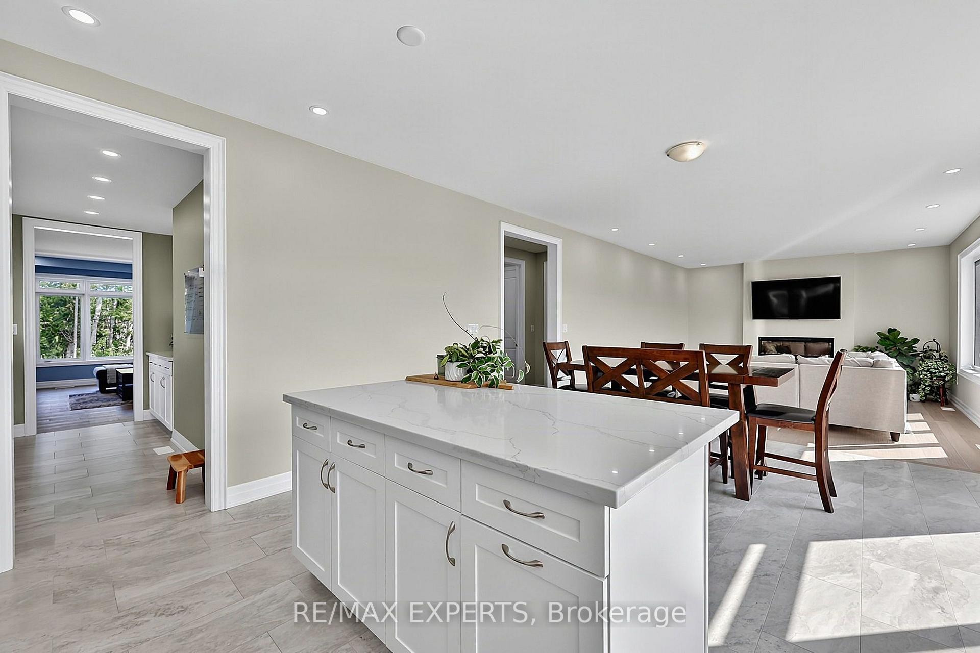 Photo 12 of 222 Mapleside Drive, Wasaga Beach — HOMEH