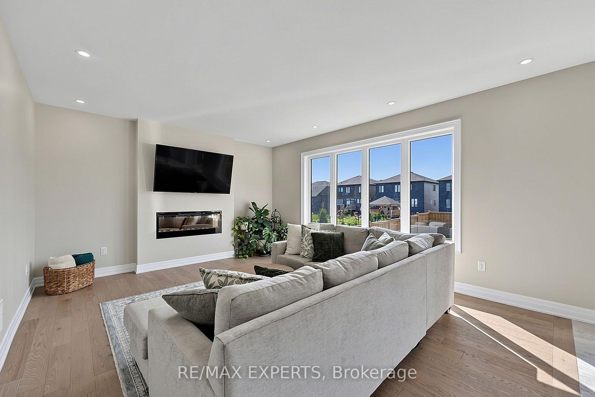 Photo 15 of 222 Mapleside Drive, Wasaga Beach — HOMEH