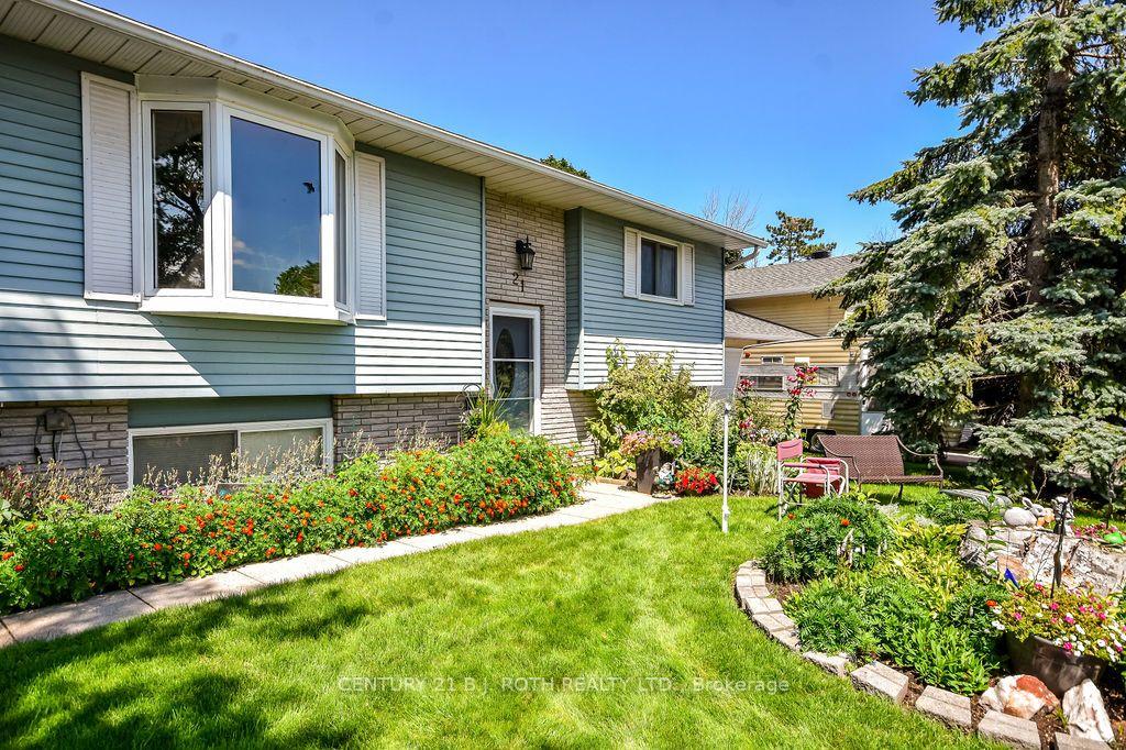Photo 3 of 21 Korlea Crescent, Orillia — HOMEH