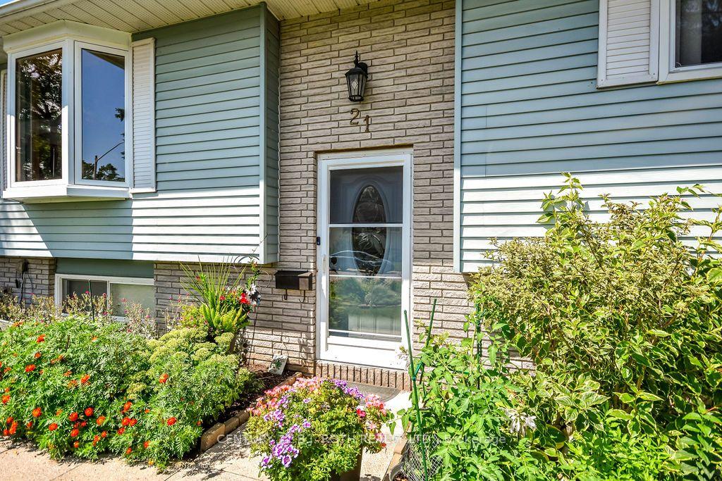 Photo 4 of 21 Korlea Crescent, Orillia — HOMEH