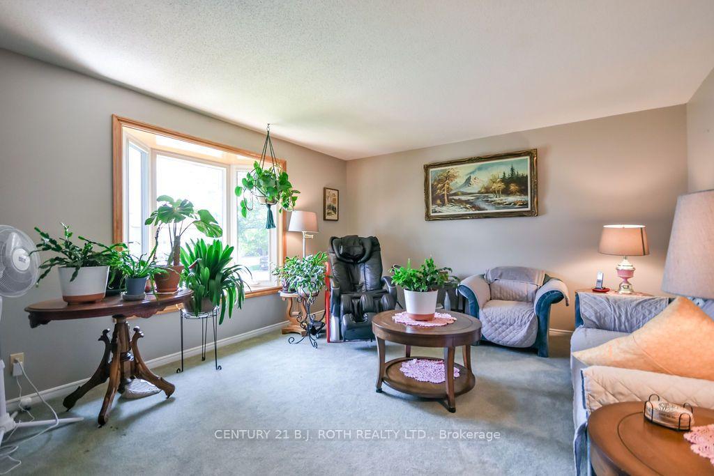 Photo 5 of 21 Korlea Crescent, Orillia — HOMEH
