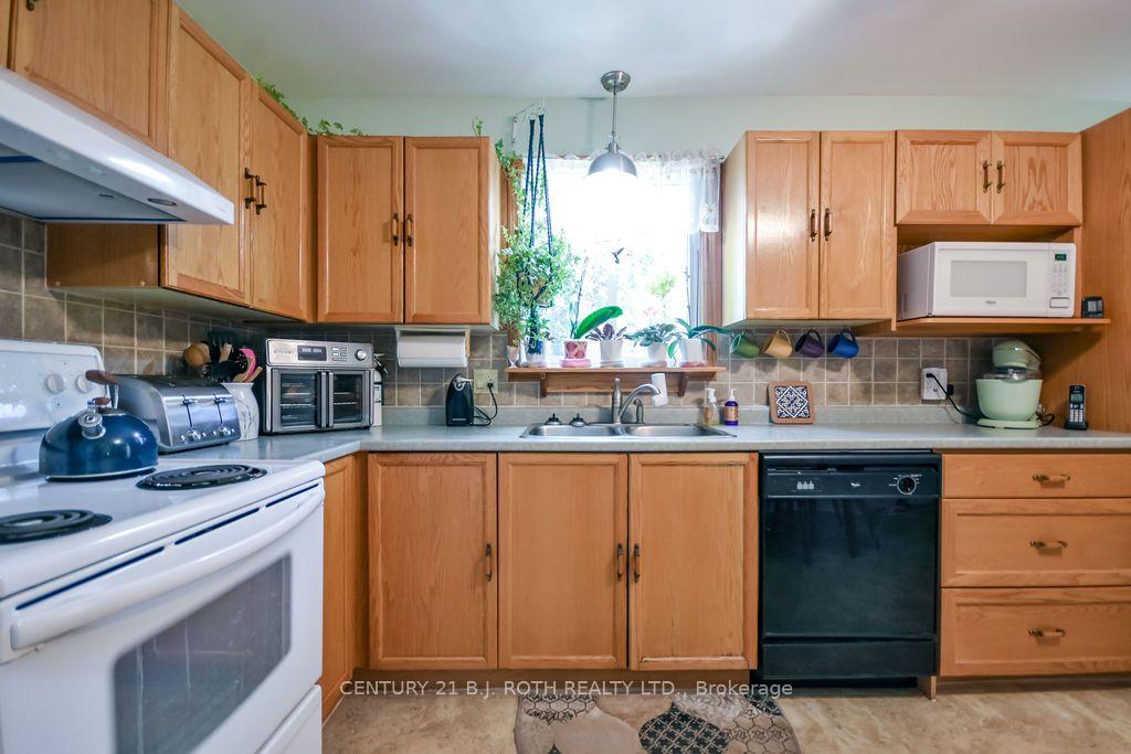 Photo 9 of 21 Korlea Crescent, Orillia — HOMEH