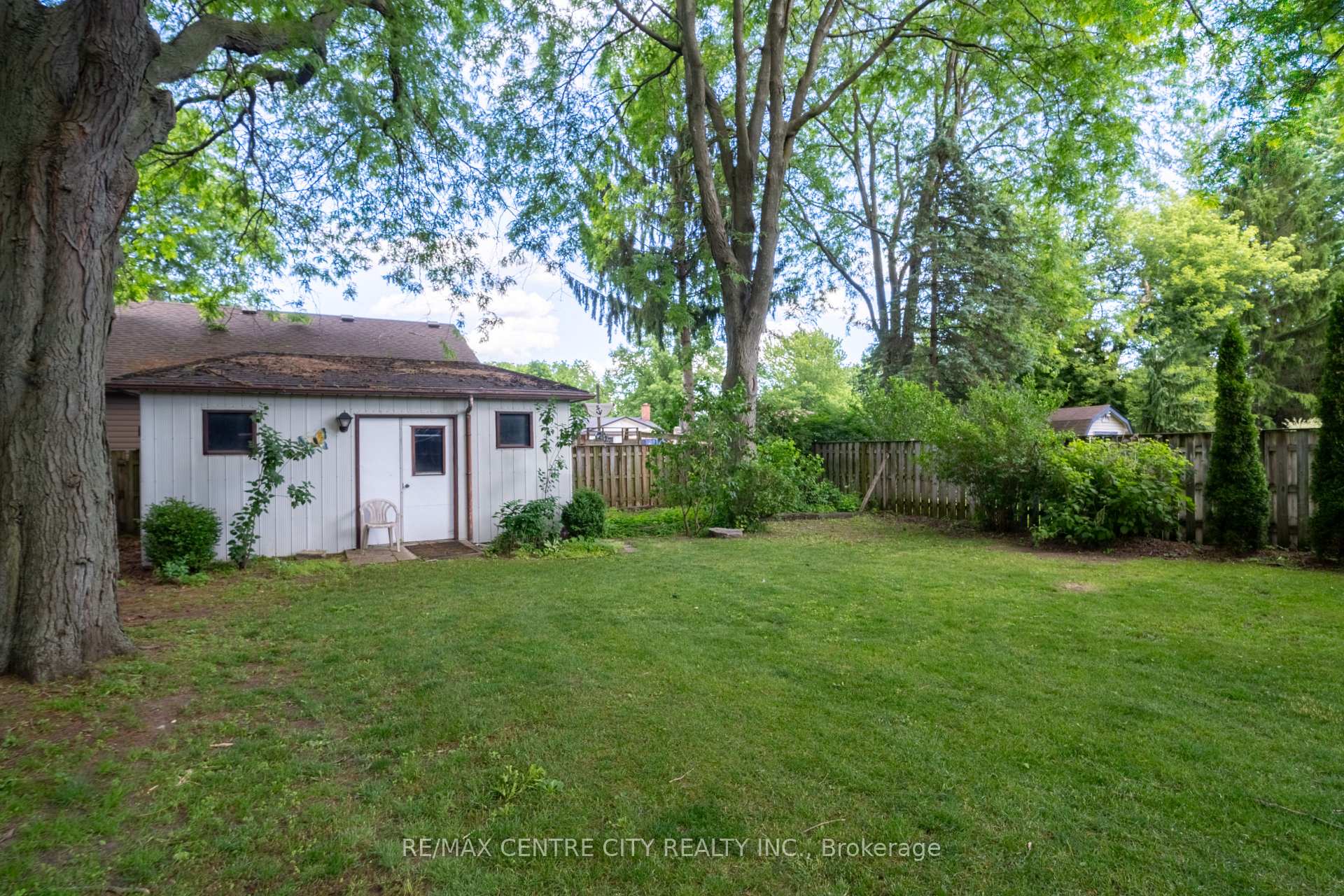 Photo 6 of 245 Dominion Street, Strathroy-Caradoc, NW — HOMEH