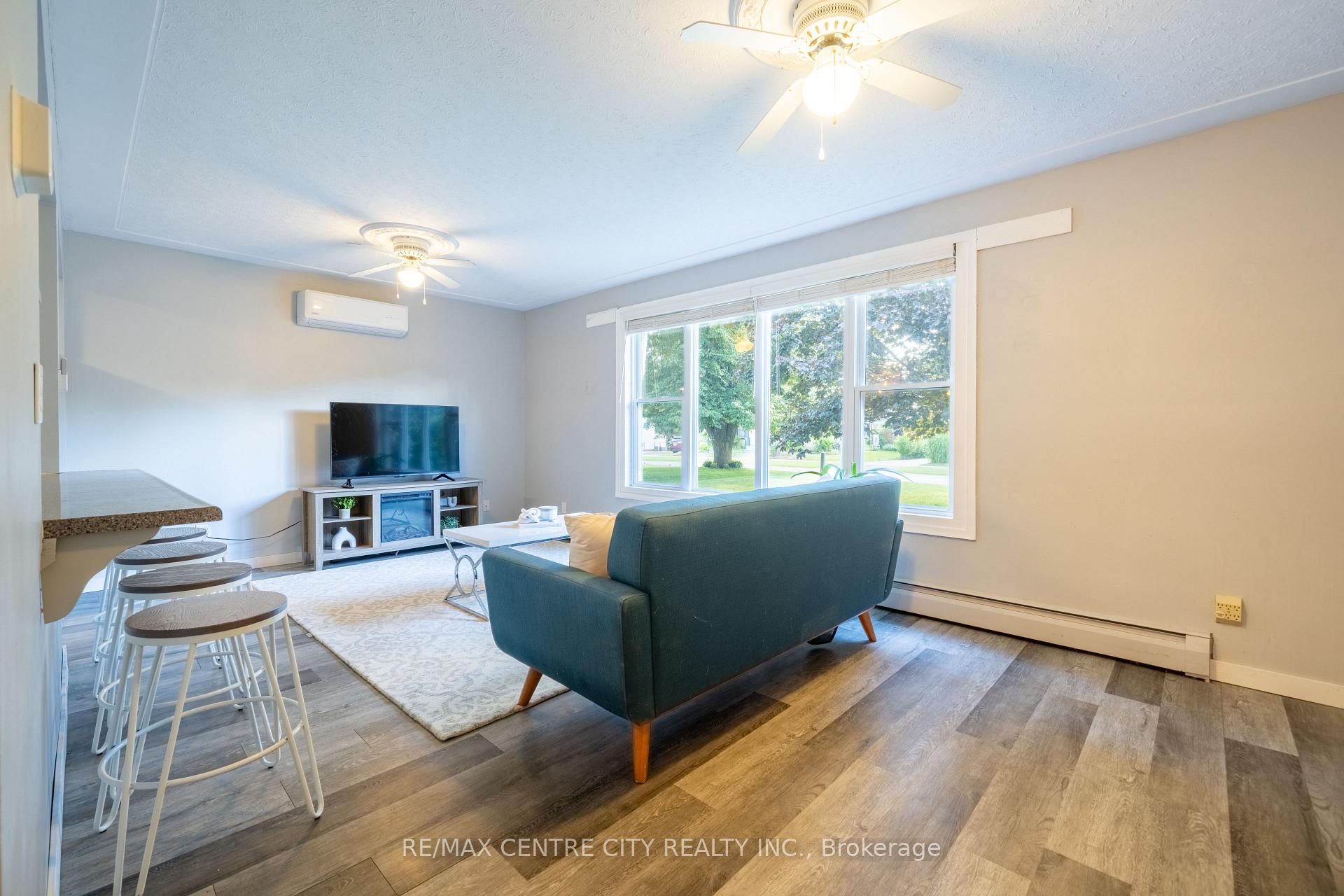 Photo 11 of 245 Dominion Street, Strathroy-Caradoc, NW — HOMEH