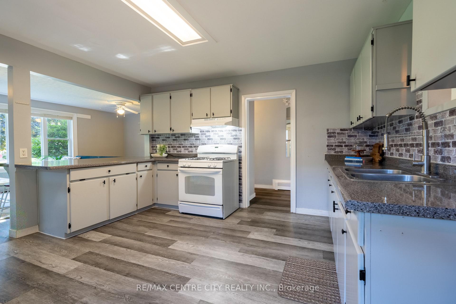 Photo 17 of 245 Dominion Street, Strathroy-Caradoc, NW — HOMEH