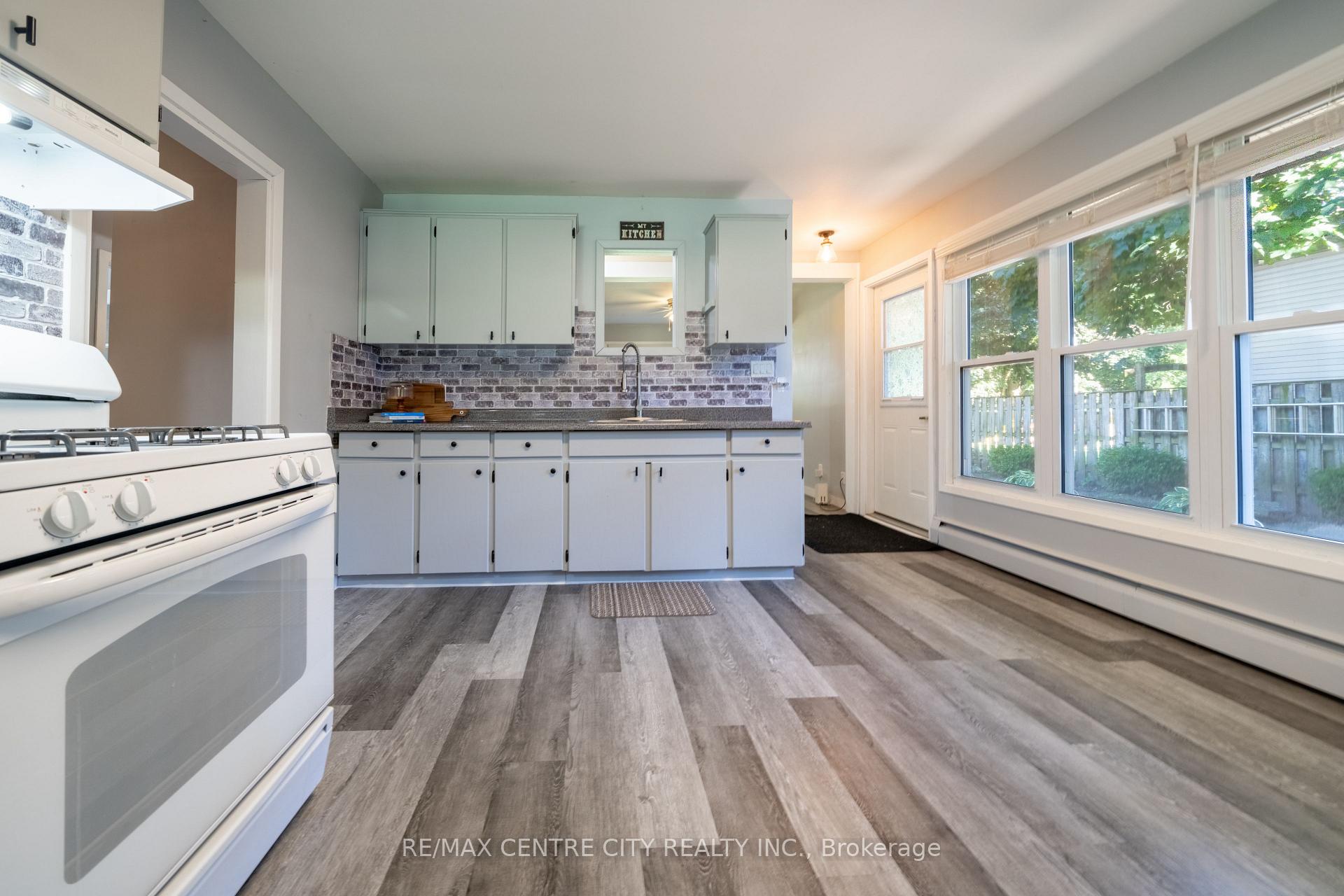 Photo 18 of 245 Dominion Street, Strathroy-Caradoc, NW — HOMEH
