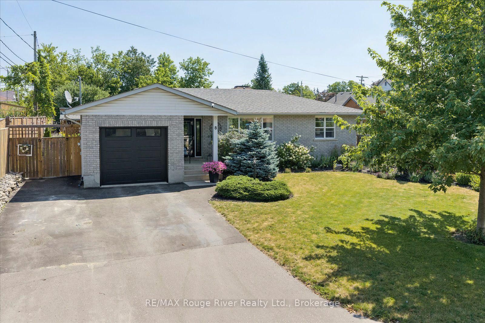 Photo 1 of 8 St. James Street, Kawartha Lakes, Lindsay — HOMEH
