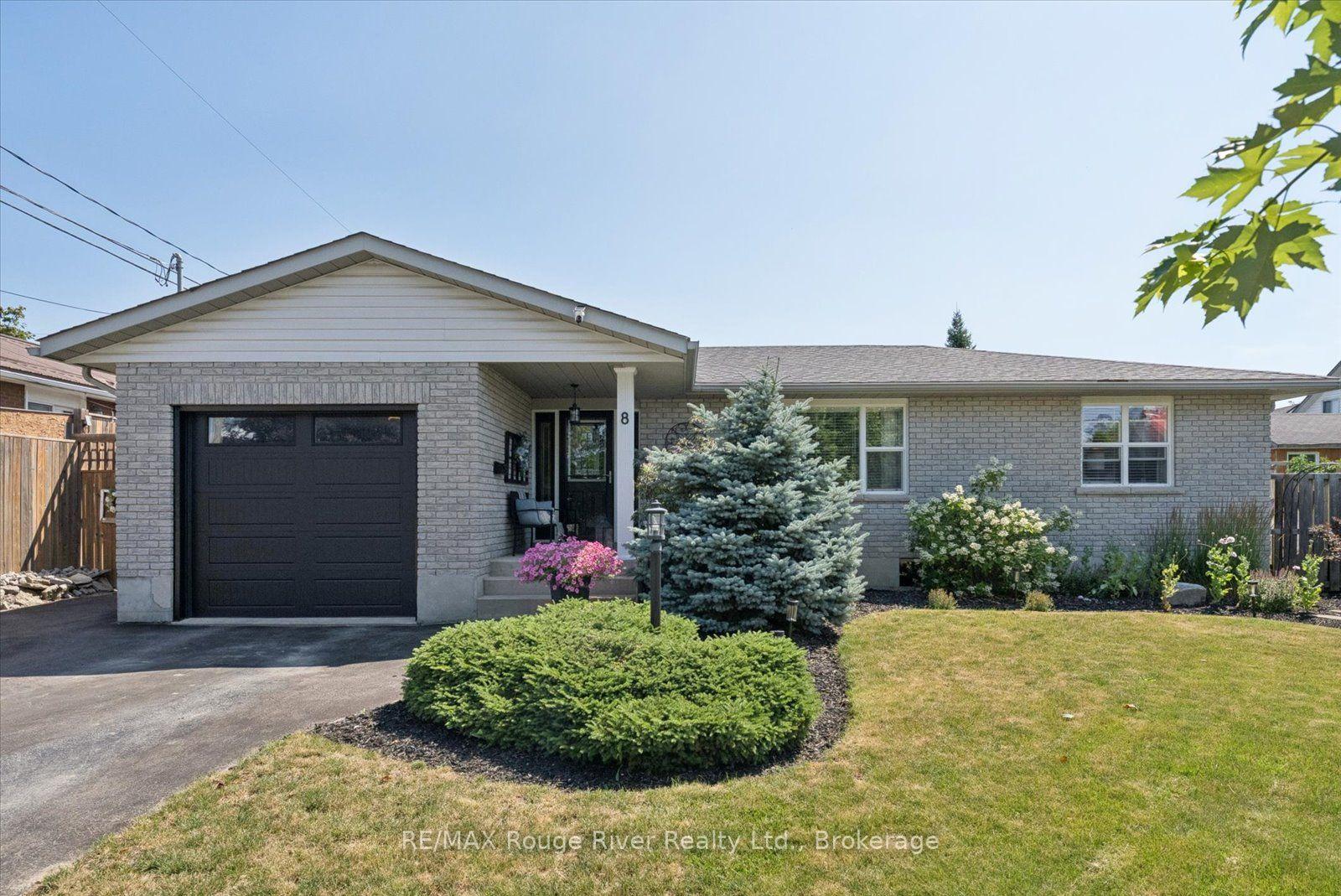 Photo 4 of 8 St. James Street, Kawartha Lakes, Lindsay — HOMEH