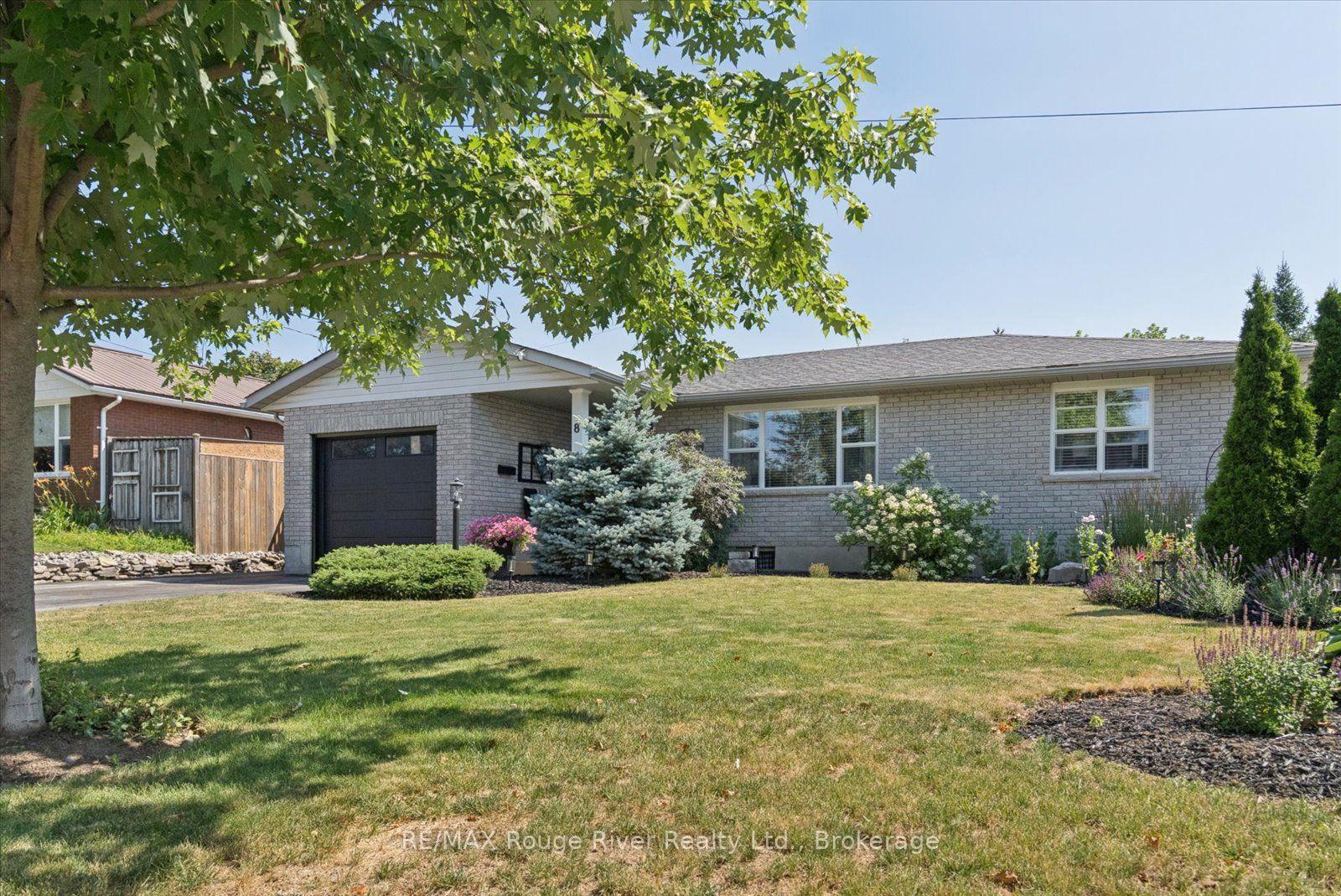 Photo 5 of 8 St. James Street, Kawartha Lakes, Lindsay — HOMEH