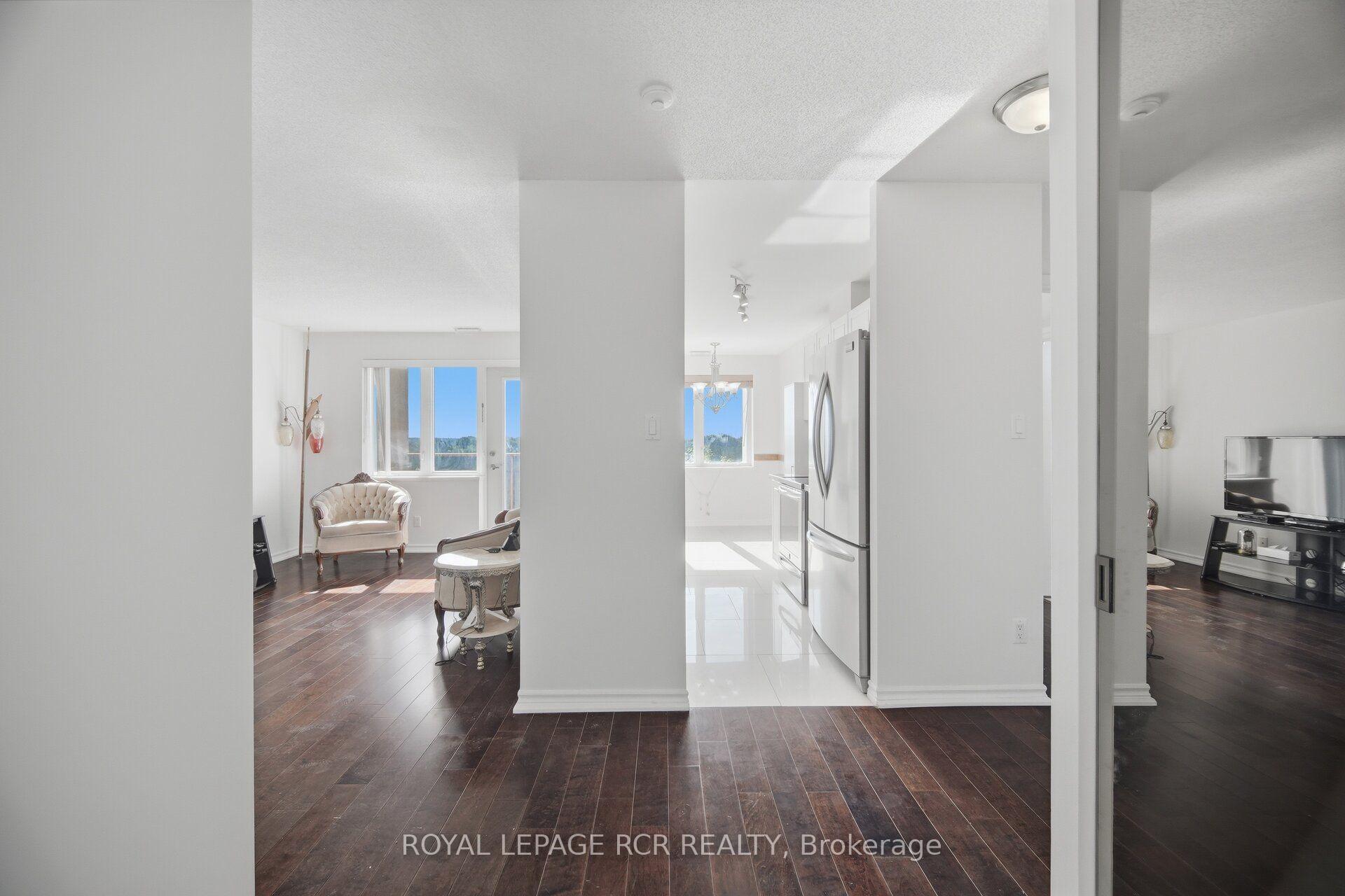 Photo 4 of Unit 304, 10 Dayspring Circle S, Brampton, Goreway Drive Corridor — HOMEH