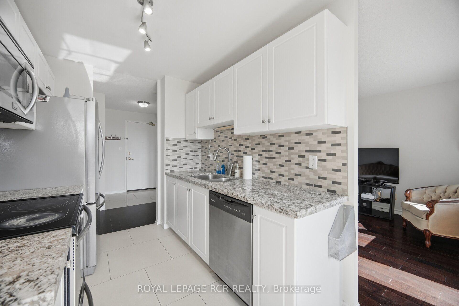Photo 6 of Unit 304, 10 Dayspring Circle S, Brampton, Goreway Drive Corridor — HOMEH