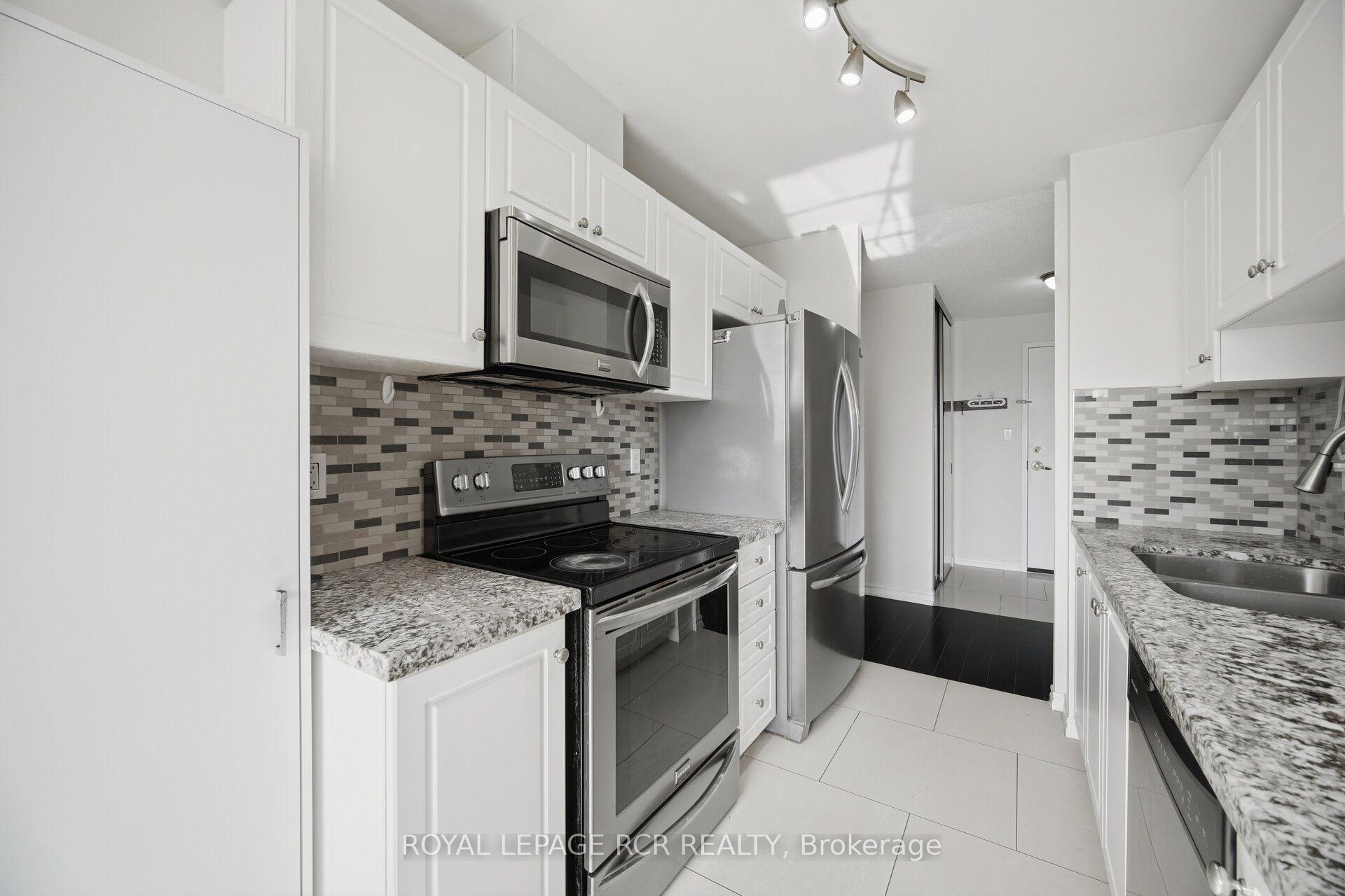 Photo 7 of Unit 304, 10 Dayspring Circle S, Brampton, Goreway Drive Corridor — HOMEH