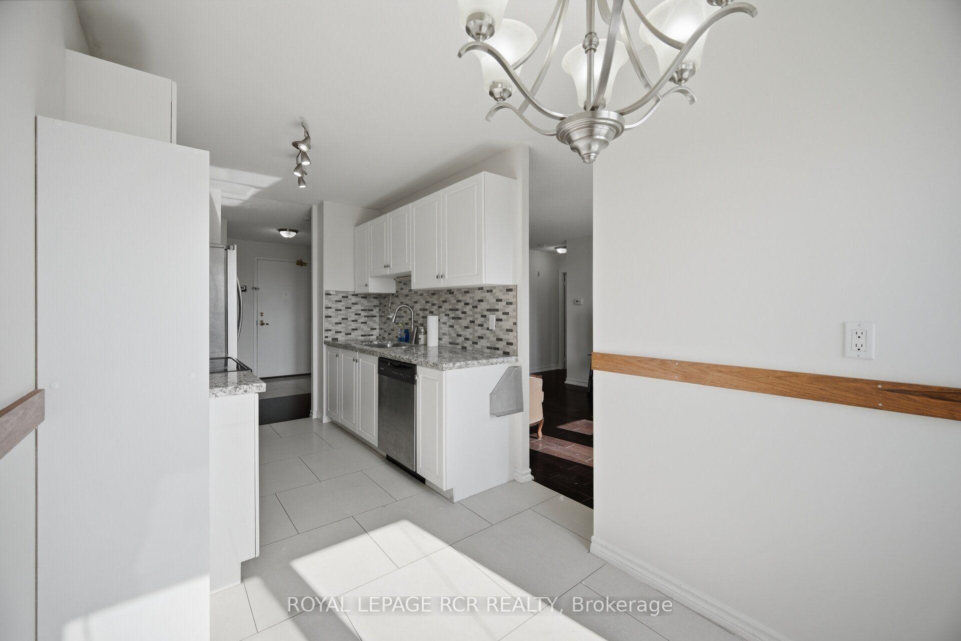 Photo 8 of Unit 304, 10 Dayspring Circle S, Brampton, Goreway Drive Corridor — HOMEH