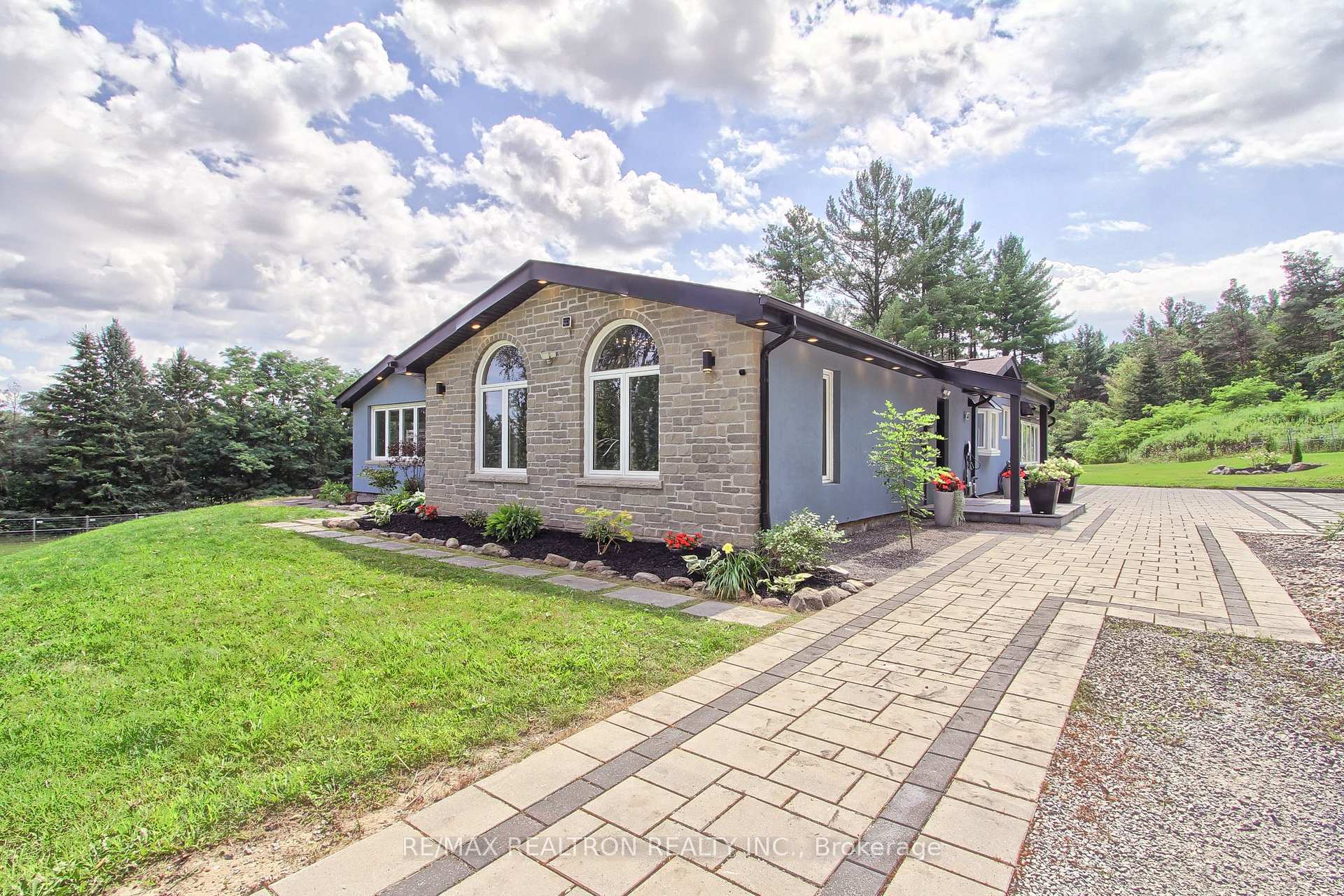 Photo 5 of 3433 Mount Albert Road, East Gwillimbury, Sharon — HOMEH