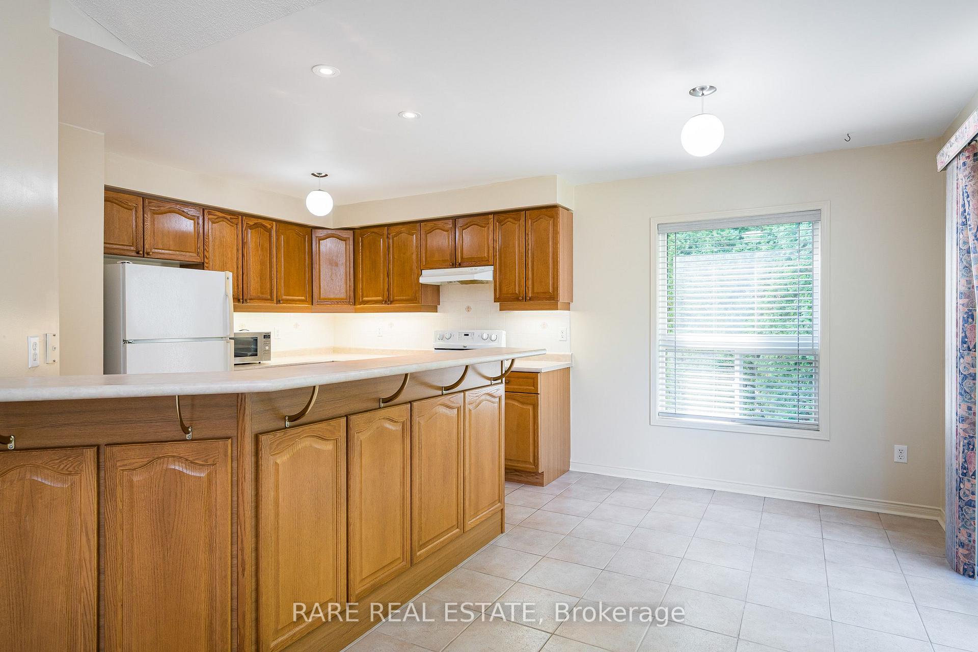 Photo 6 of 44 Regina Boulevard, Wasaga Beach — HOMEH