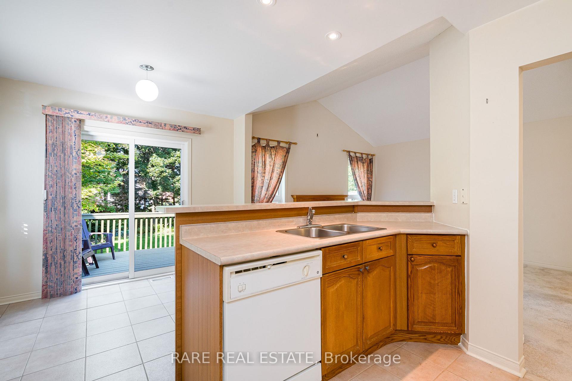 Photo 8 of 44 Regina Boulevard, Wasaga Beach — HOMEH