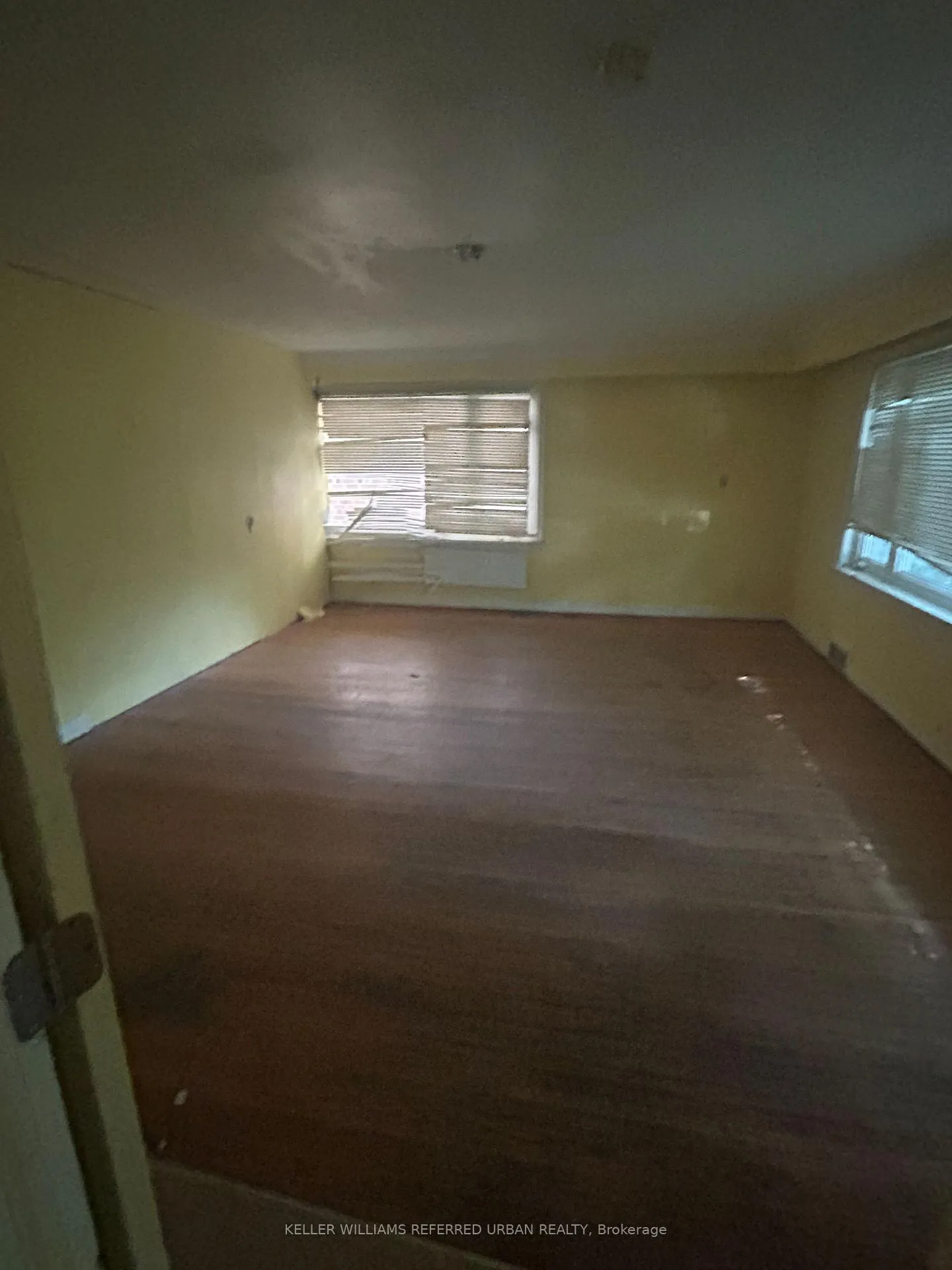 Photo 11 of 14 Frontenac Avenue, Toronto, Bedford Park-Nortown — HOMEH