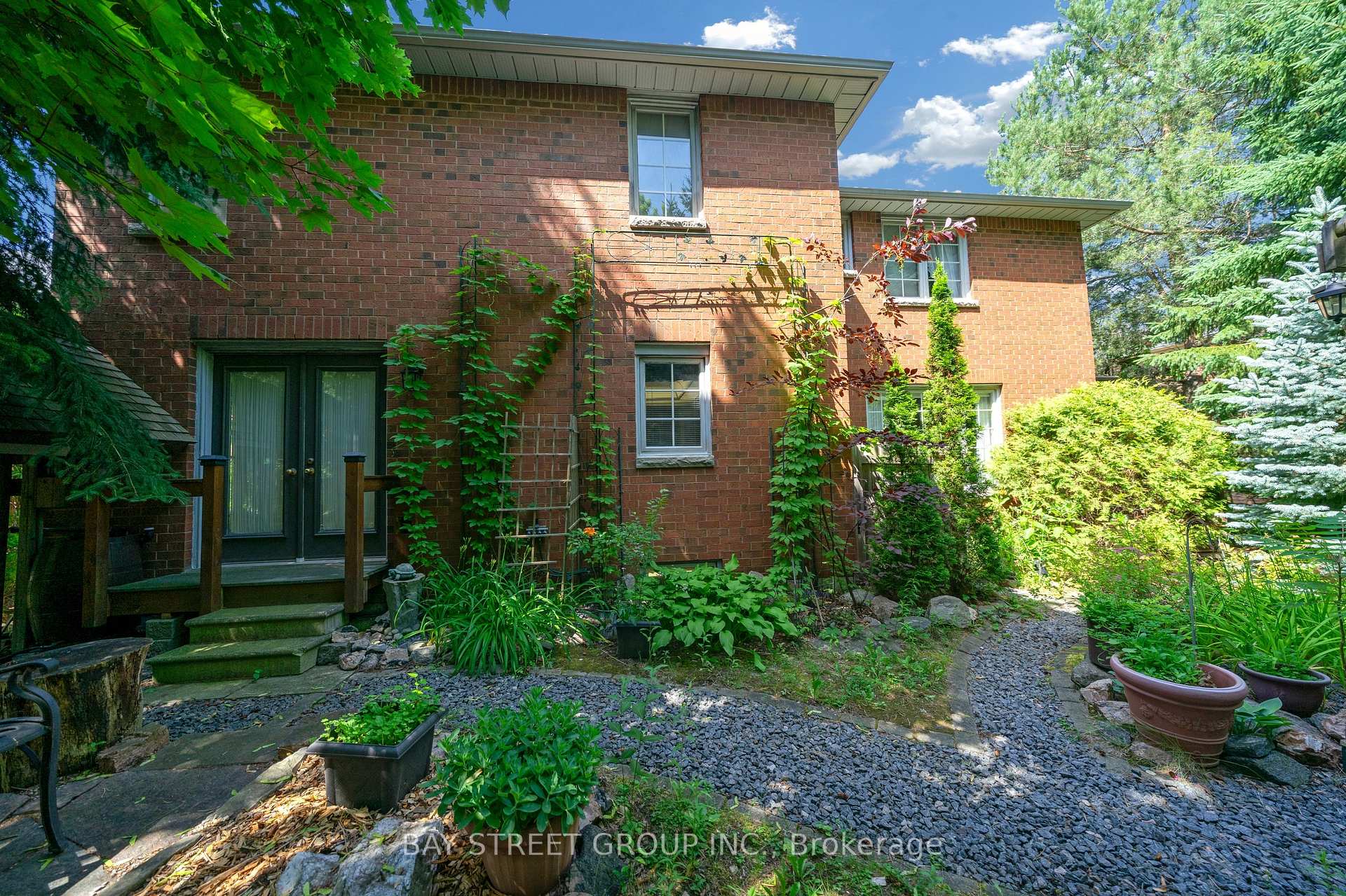 Photo 4 of 53 Strathearn Avenue, Richmond Hill, Bayview Hill — HOMEH