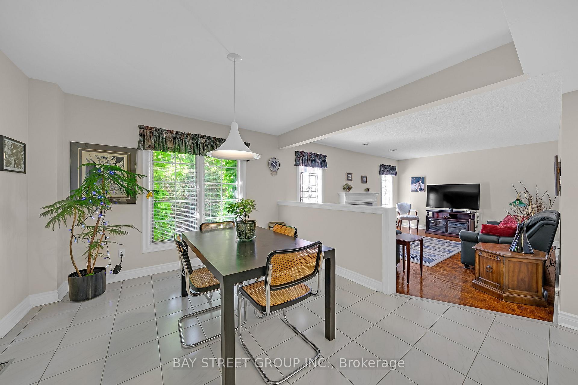 Photo 18 of 53 Strathearn Avenue, Richmond Hill, Bayview Hill — HOMEH