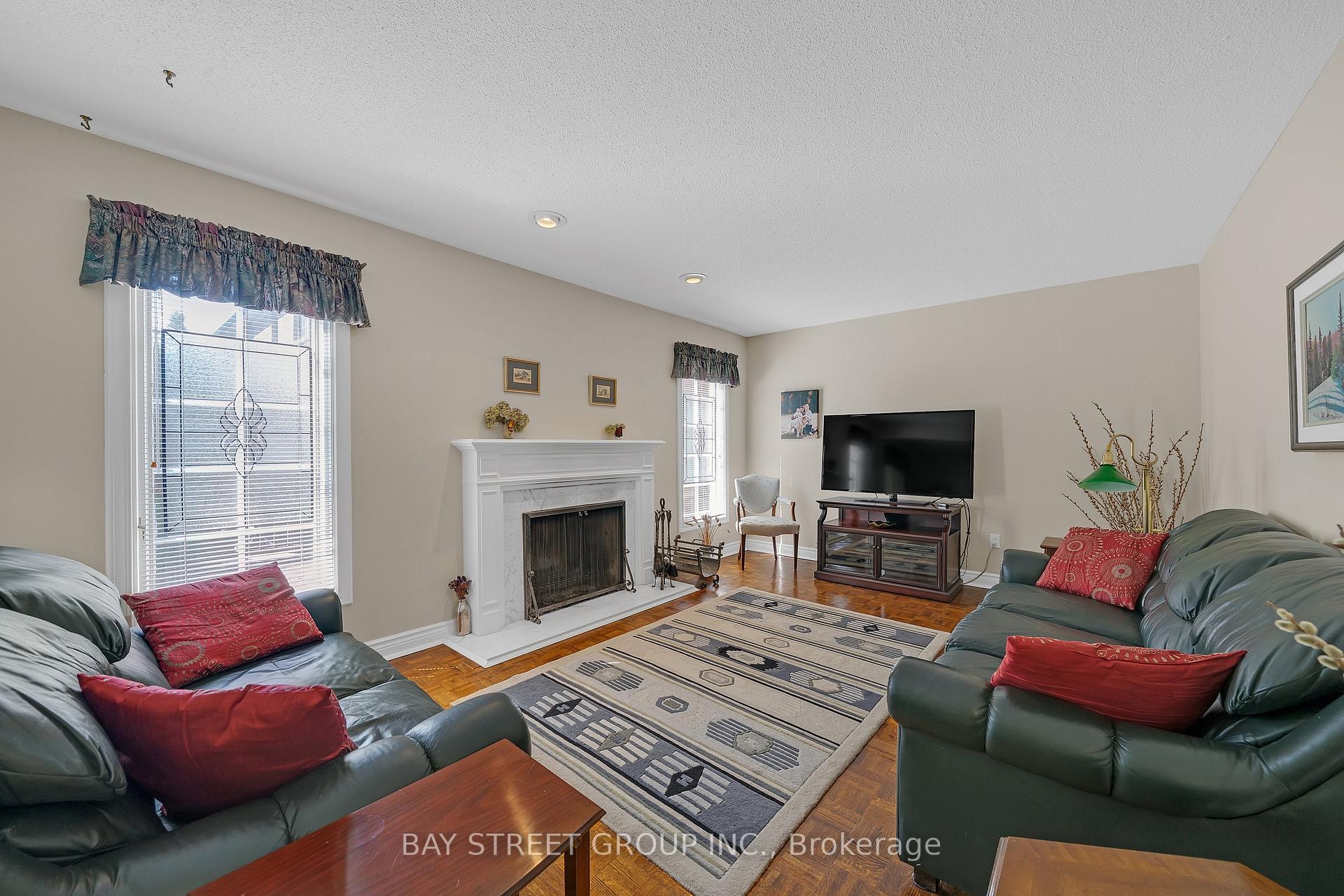 Photo 20 of 53 Strathearn Avenue, Richmond Hill, Bayview Hill — HOMEH