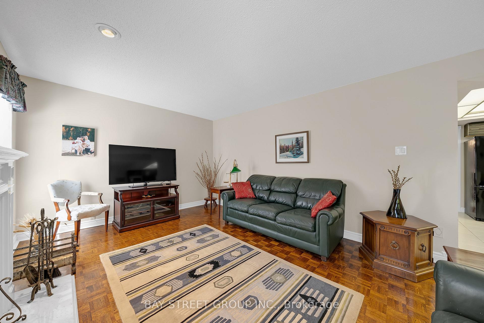 Photo 23 of 53 Strathearn Avenue, Richmond Hill, Bayview Hill — HOMEH