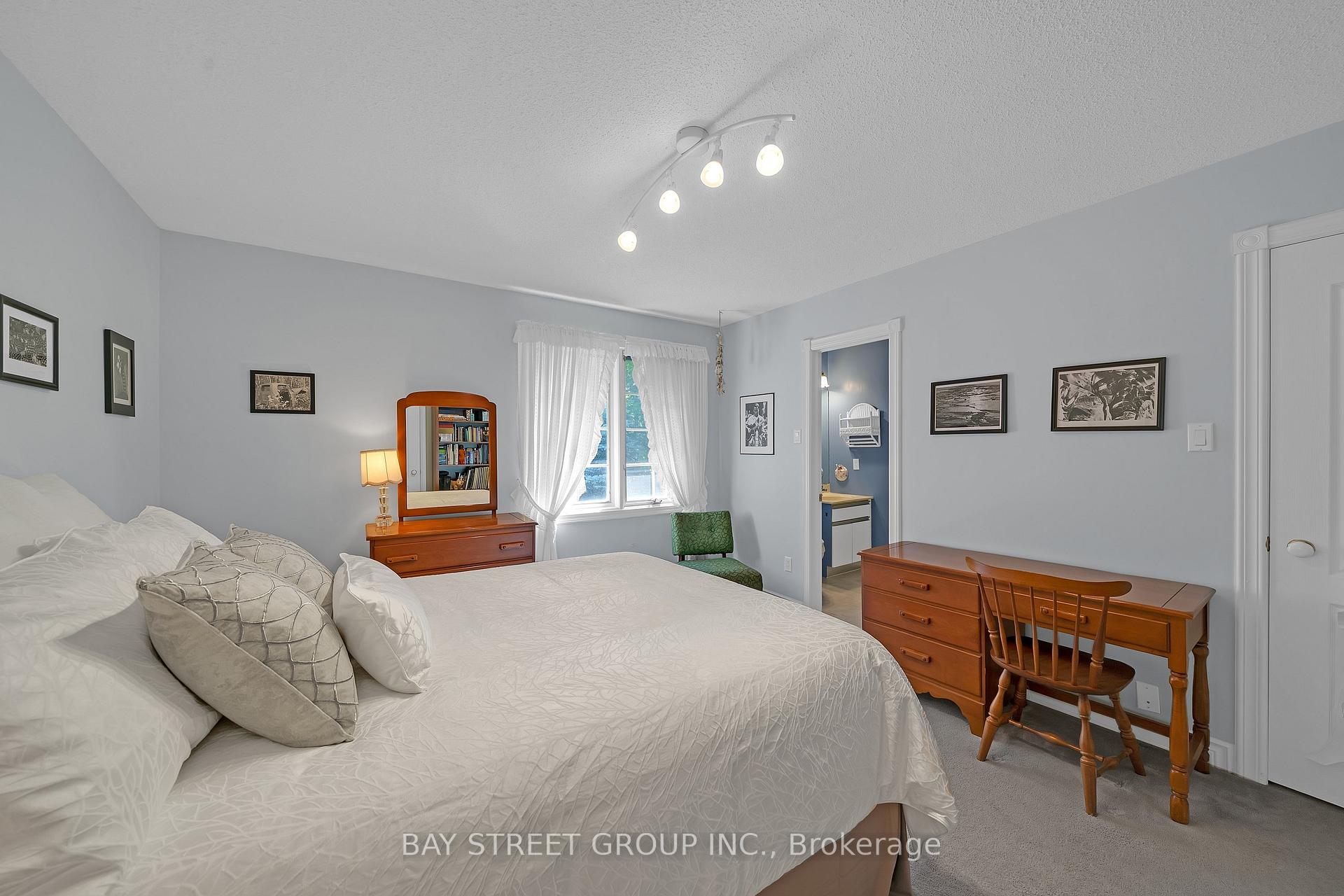 Photo 33 of 53 Strathearn Avenue, Richmond Hill, Bayview Hill — HOMEH