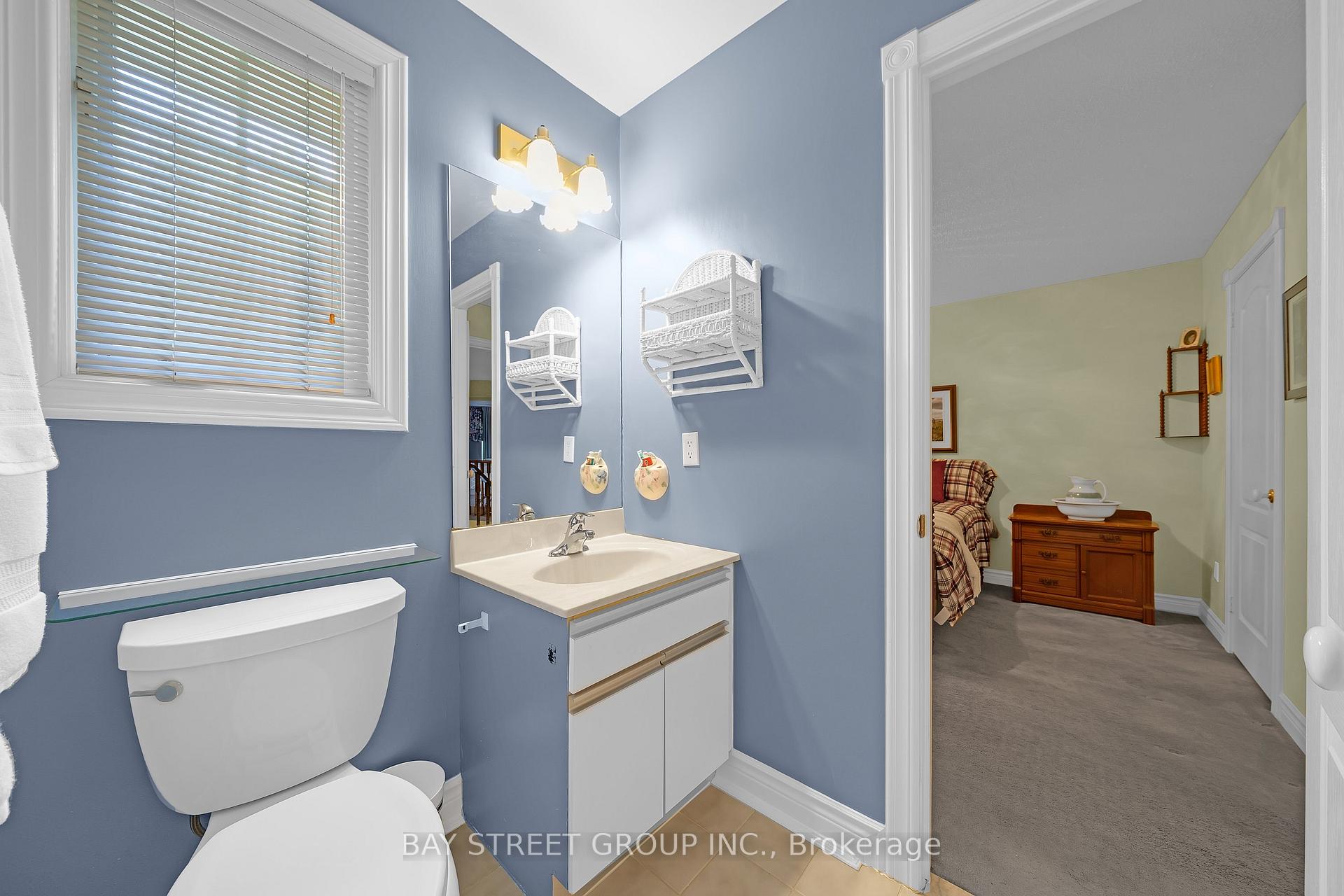 Photo 34 of 53 Strathearn Avenue, Richmond Hill, Bayview Hill — HOMEH