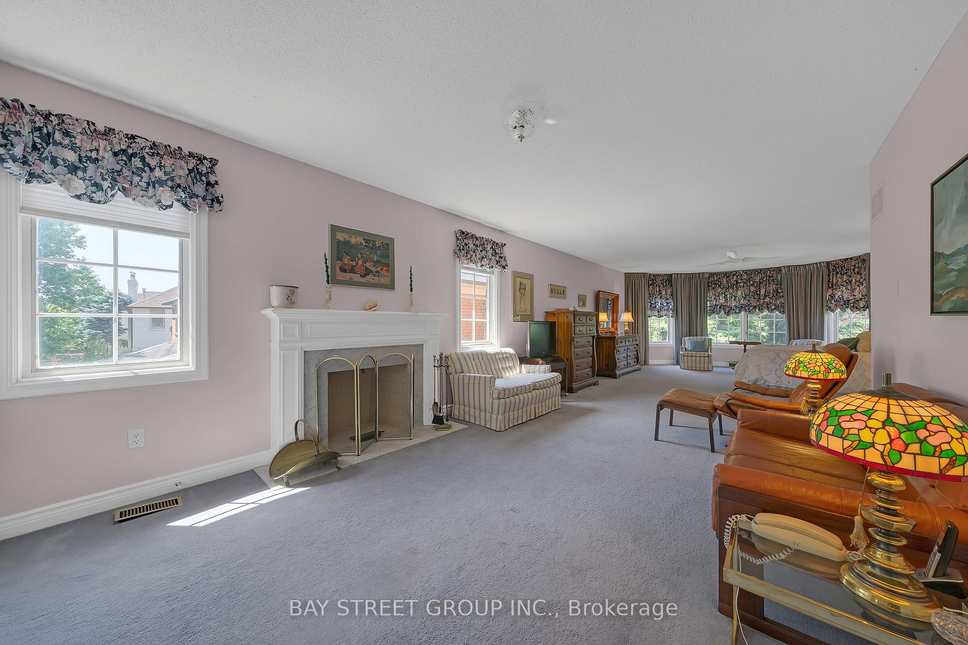 Photo 43 of 53 Strathearn Avenue, Richmond Hill, Bayview Hill — HOMEH
