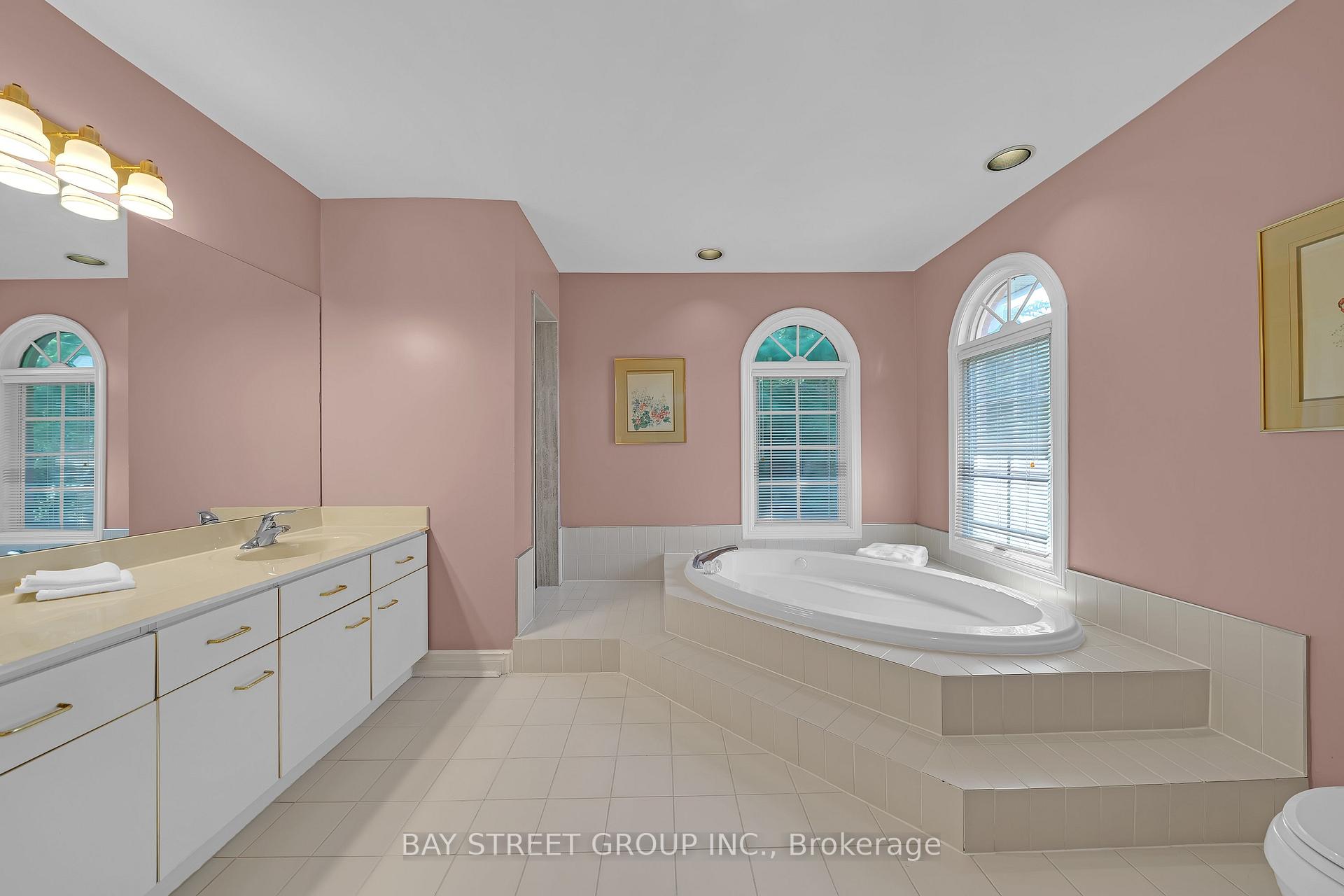Photo 44 of 53 Strathearn Avenue, Richmond Hill, Bayview Hill — HOMEH