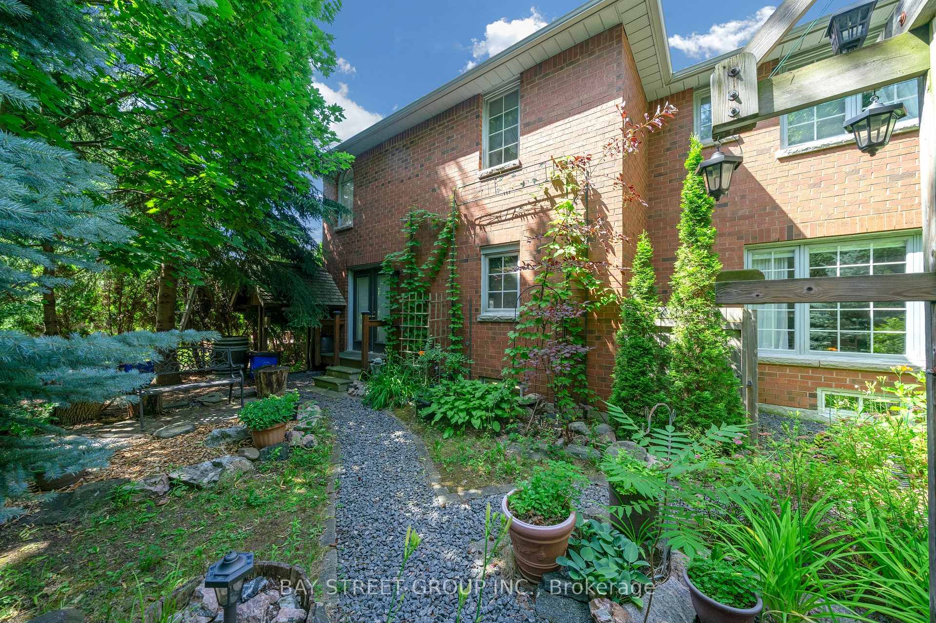 Photo 45 of 53 Strathearn Avenue, Richmond Hill, Bayview Hill — HOMEH
