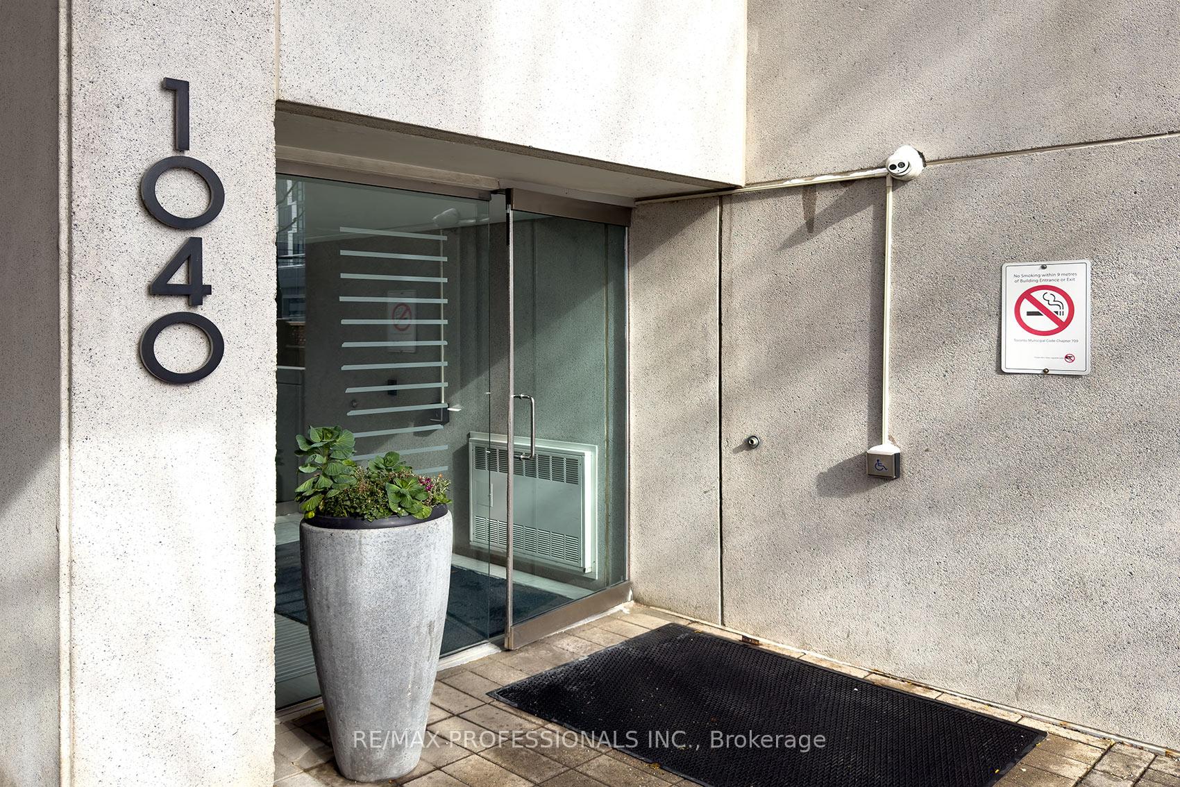 Photo 4 of Unit 704, 1040 The Queensway, Etobicoke, Islington-City Centre West — HOMEH