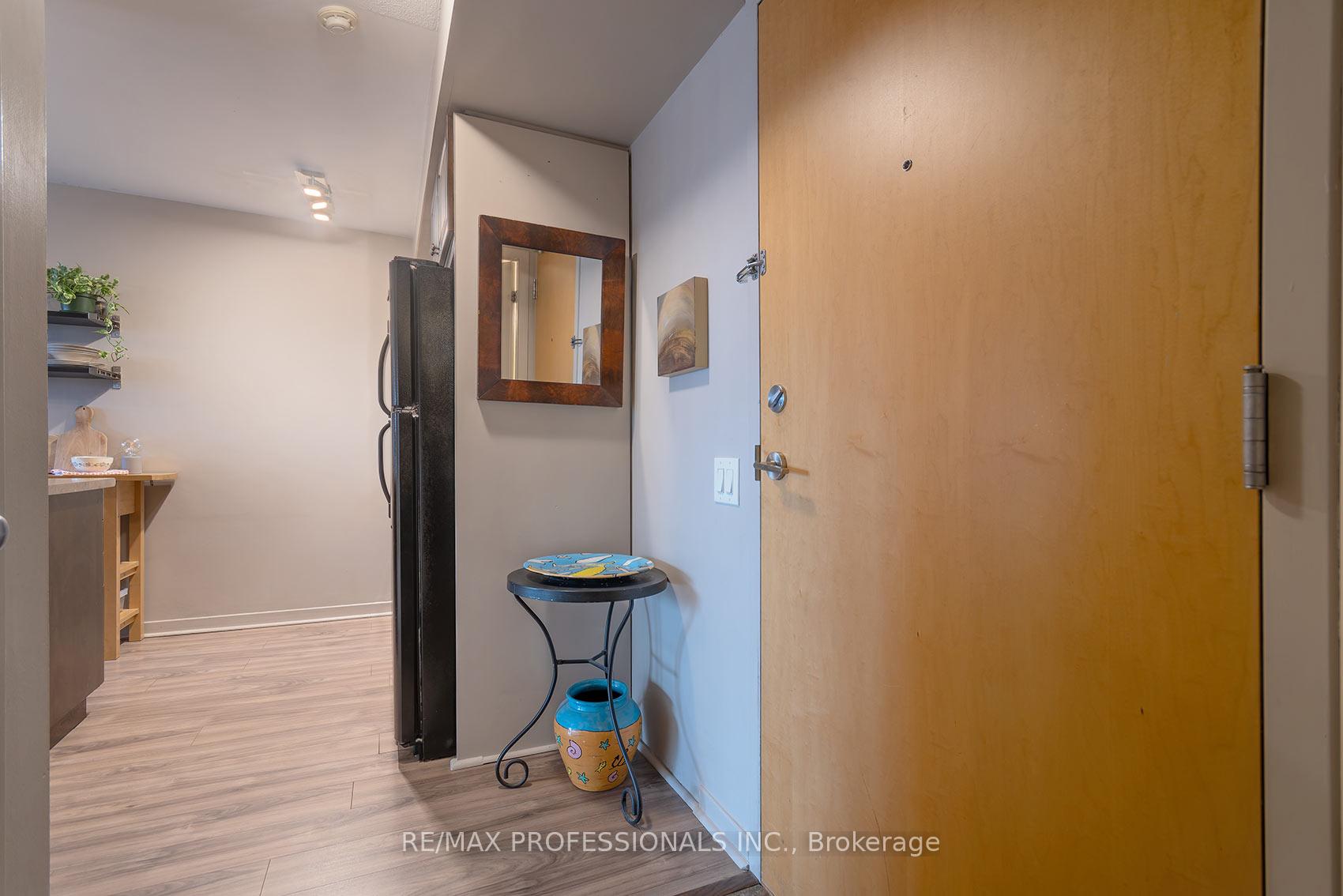 Photo 11 of Unit 704, 1040 The Queensway, Etobicoke, Islington-City Centre West — HOMEH