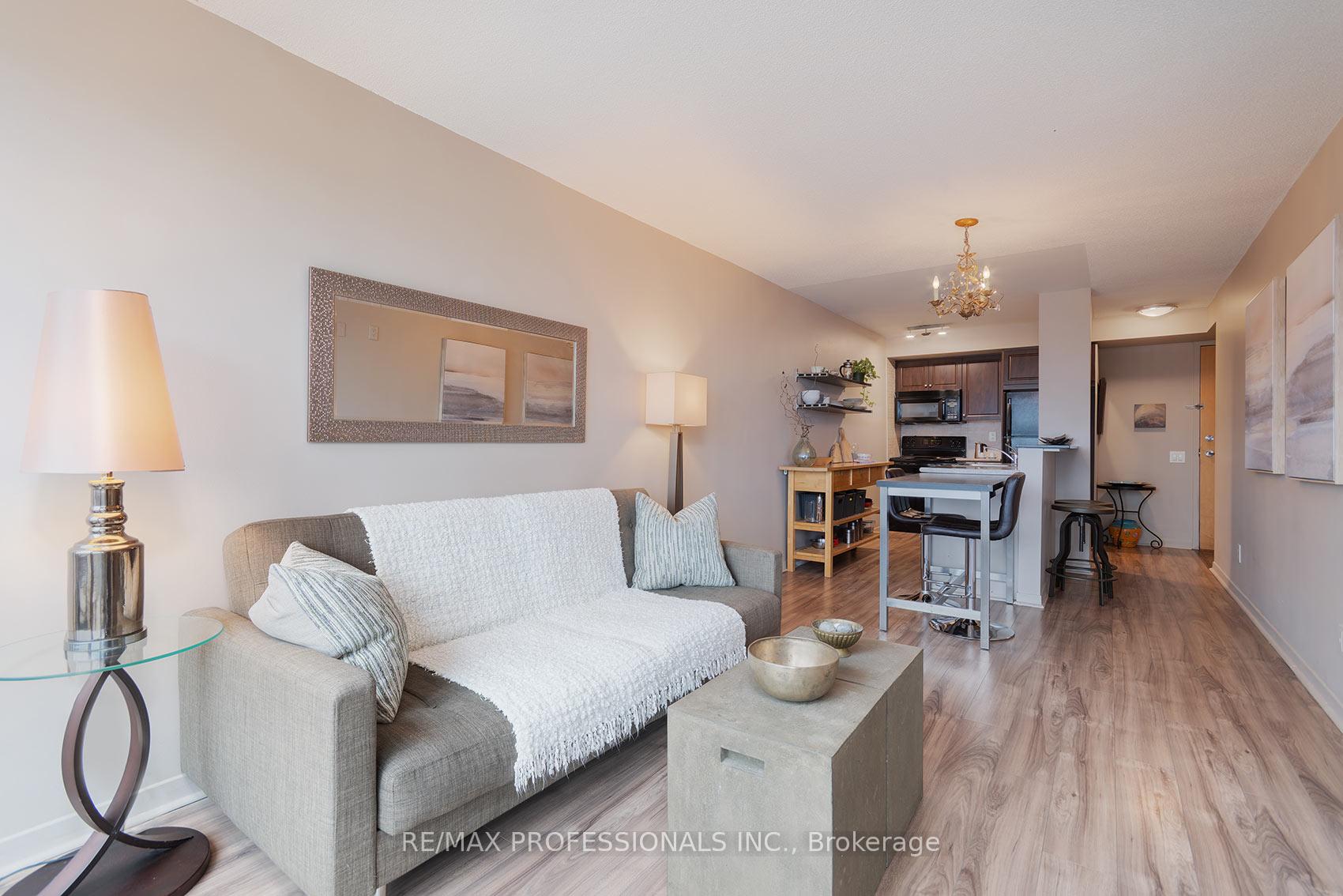 Photo 12 of Unit 704, 1040 The Queensway, Etobicoke, Islington-City Centre West — HOMEH