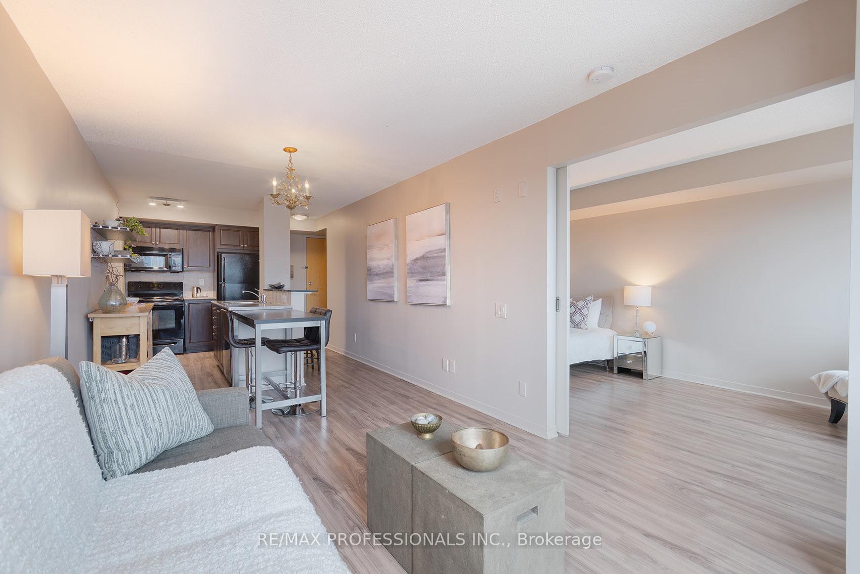 Photo 14 of Unit 704, 1040 The Queensway, Etobicoke, Islington-City Centre West — HOMEH