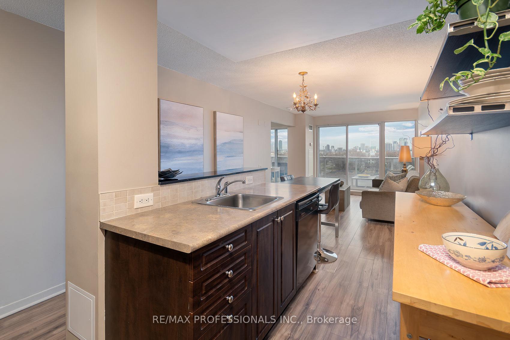 Photo 16 of Unit 704, 1040 The Queensway, Etobicoke, Islington-City Centre West — HOMEH