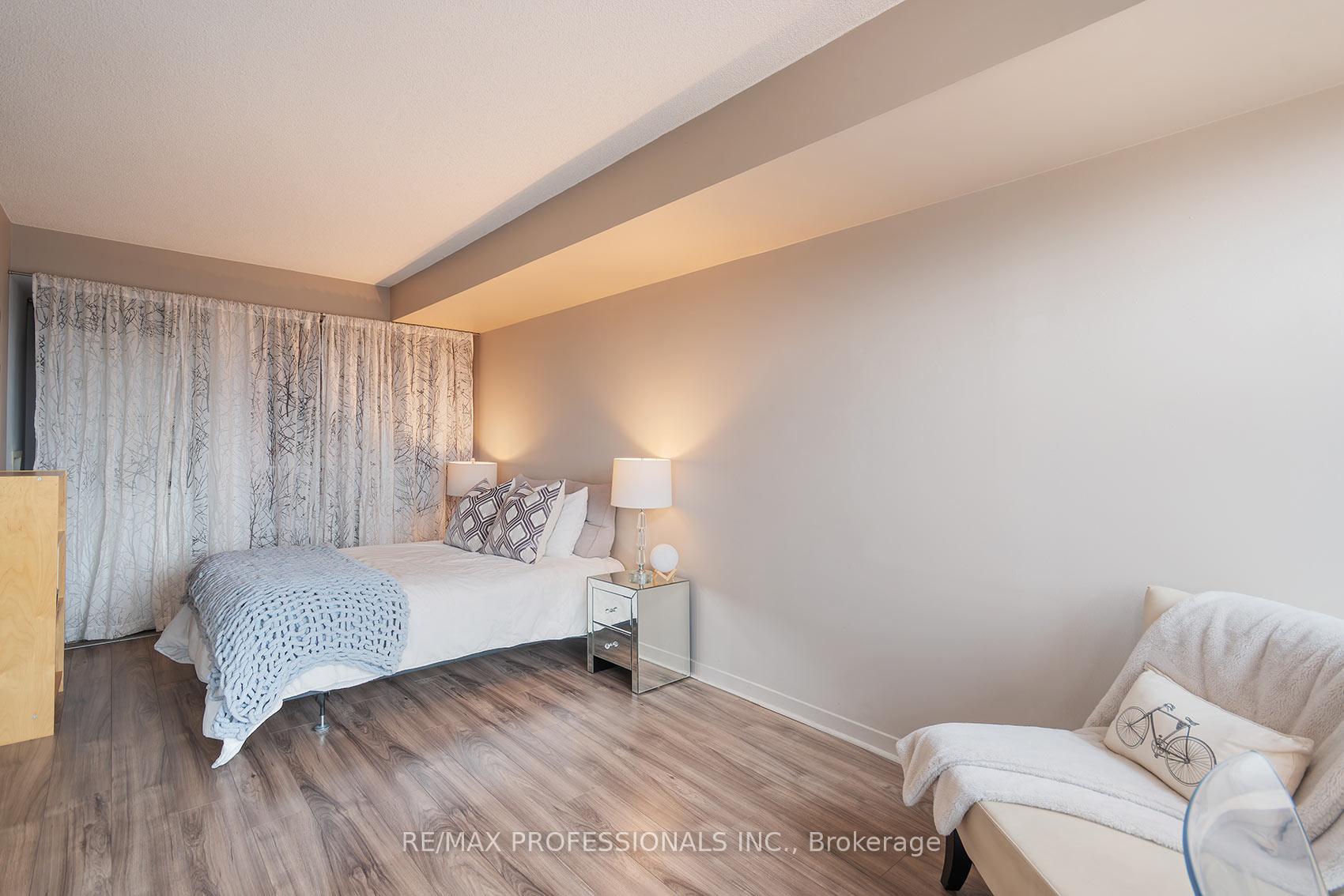 Photo 30 of Unit 704, 1040 The Queensway, Etobicoke, Islington-City Centre West — HOMEH