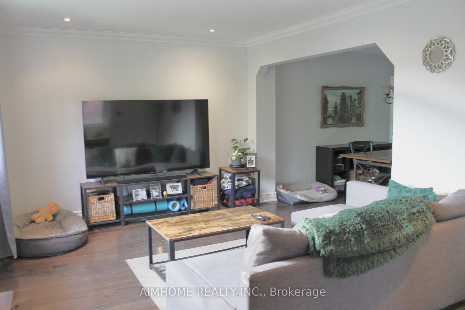 Photo 4 of 31 Camilla Crescent, Scarborough, Clairlea-Birchmount — HOMEH