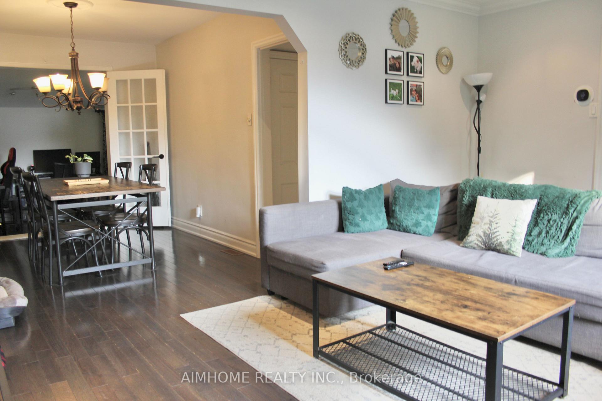 Photo 5 of 31 Camilla Crescent, Scarborough, Clairlea-Birchmount — HOMEH