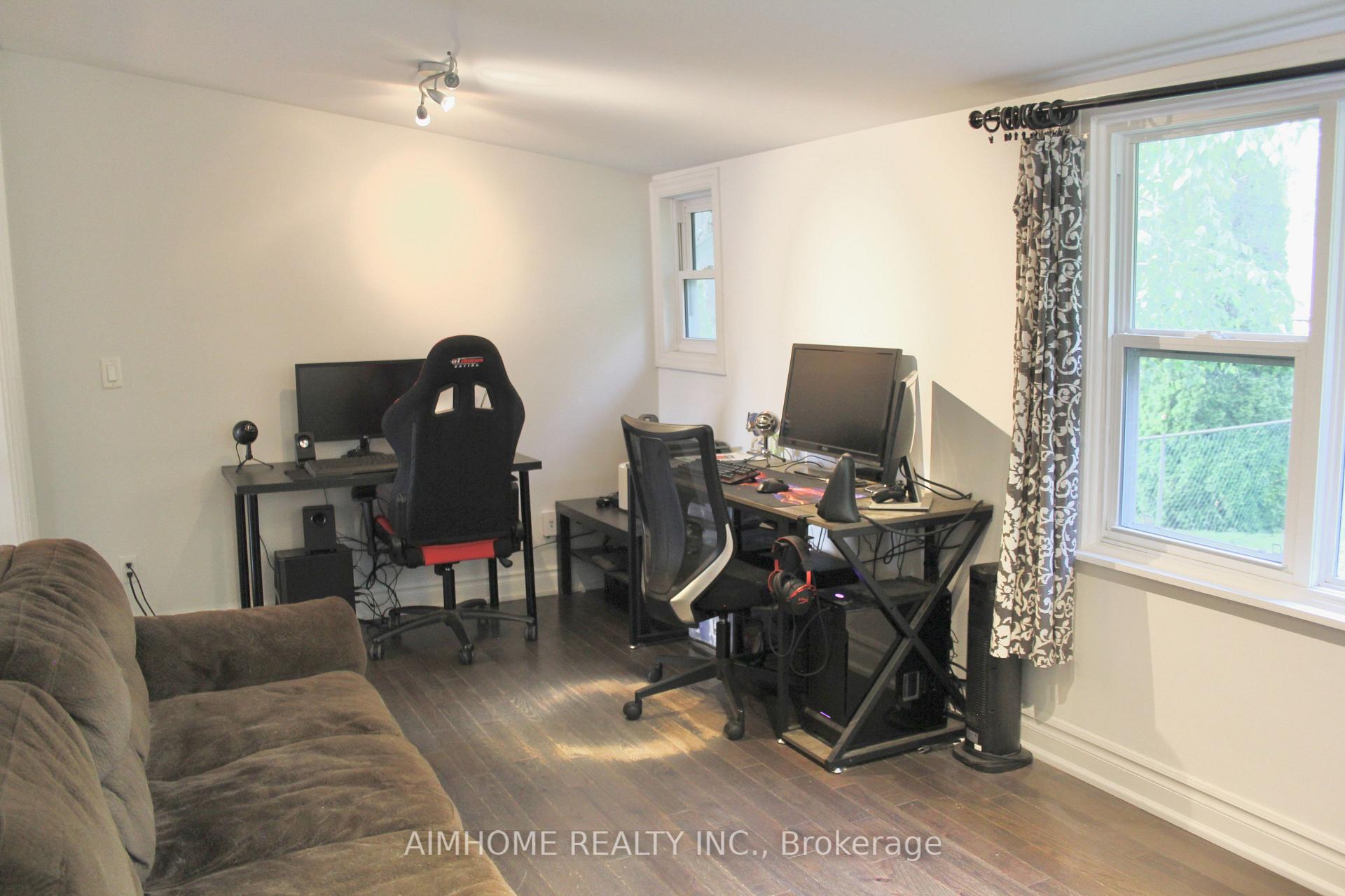 Photo 9 of 31 Camilla Crescent, Scarborough, Clairlea-Birchmount — HOMEH