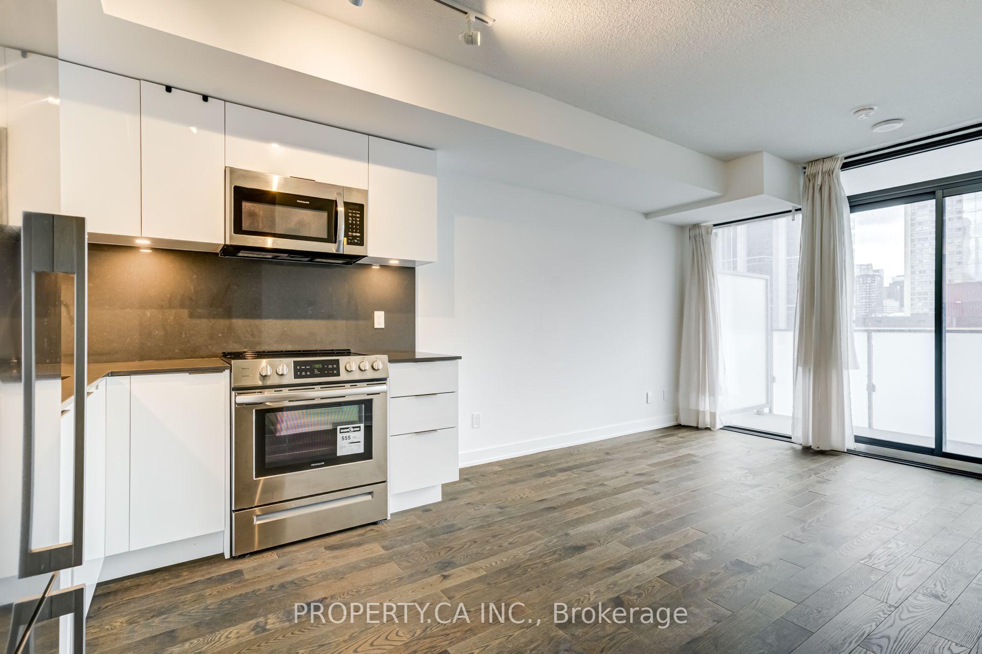 Photo 8 of Unit 1513, 25 Richmond Street E, Toronto, Church-Yonge Corridor — HOMEH
